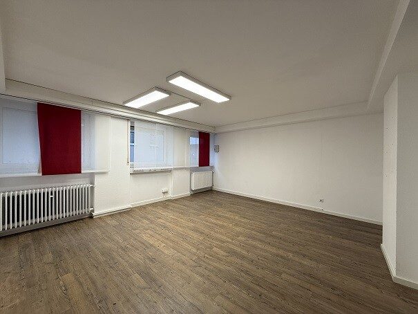 Immobilienangebot - Montabaur - Alle - Verschiedene Büro–/ Praxisräume in zentraler Lage von Montabaur zu vermieten!!! (Preis 12 € zzgl. Mwst. pro m²)