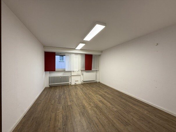 Immobilienangebot - Montabaur - Alle - Verschiedene Büro–/ Praxisräume in zentraler Lage von Montabaur zu vermieten!!! (Preis 12 € zzgl. Mwst. pro m²)