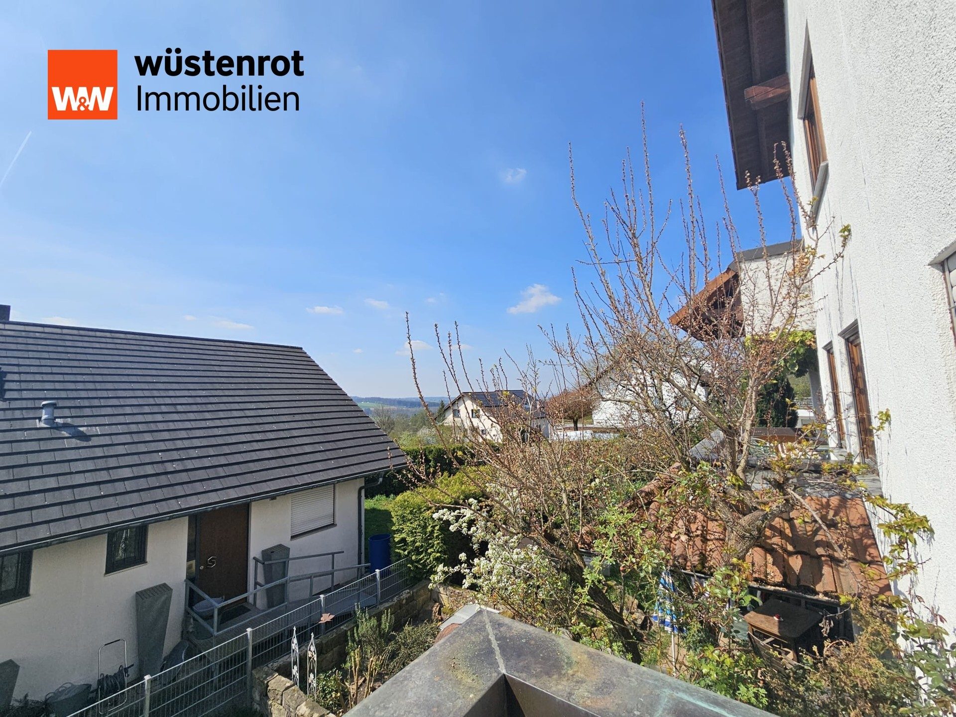 Immobilienangebot - Ebersbach an der Fils - Alle - Exklusive Eigentumswohnung mit Doppelhaus-Charakter in gefragter Wohnlage von Ebersbach an der Fils