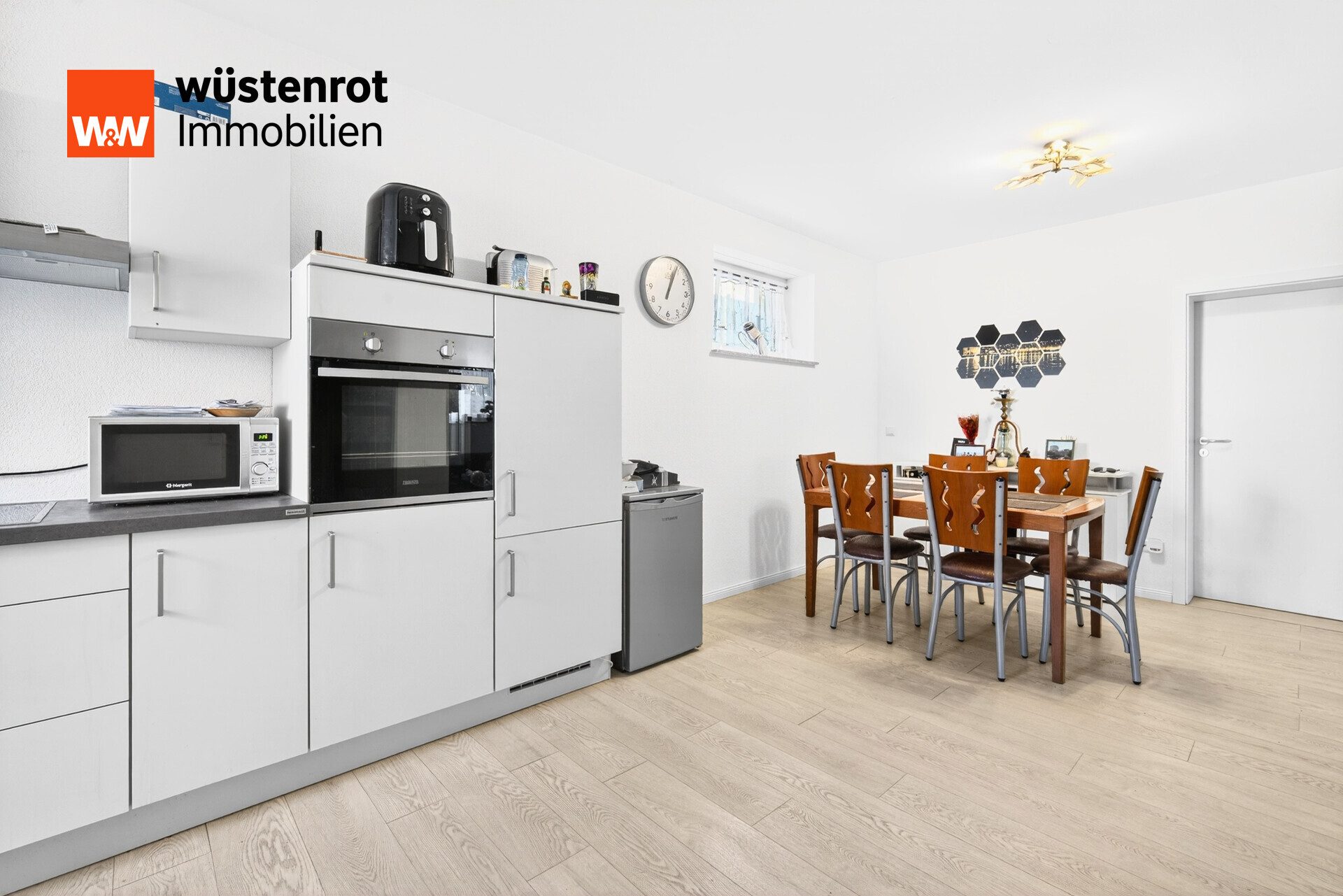 Immobilienangebot - Weil im Schönbuch - Alle - Kapitalanlage & Familienglück: Modernes A+ Effizienzhaus (2020) mit 2 Wohneinheiten, Garage & Garten