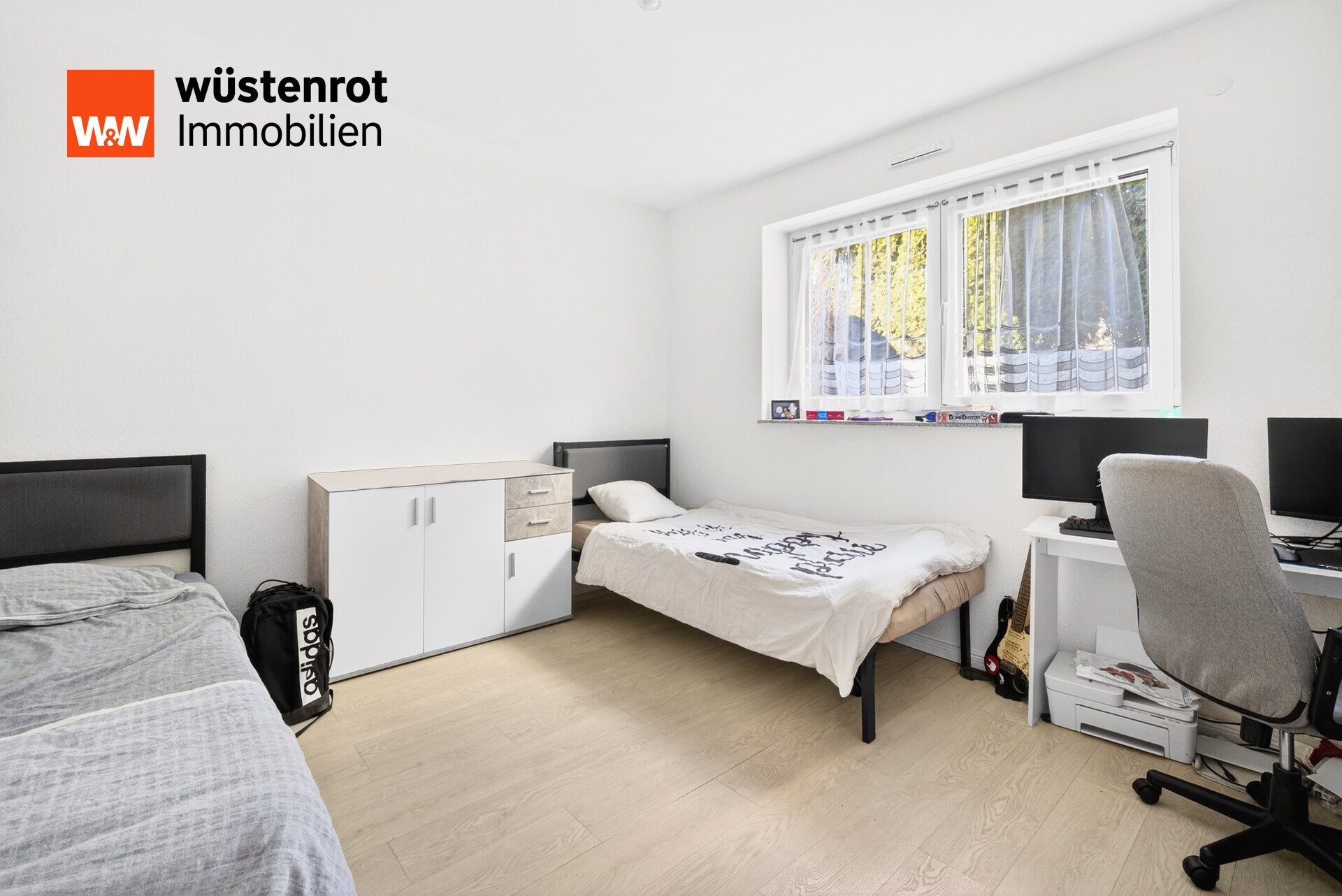Immobilienangebot - Weil im Schönbuch - Alle - Kapitalanlage & Familienglück: Modernes A+ Effizienzhaus (2020) mit 2 Wohneinheiten, Garage & Garten