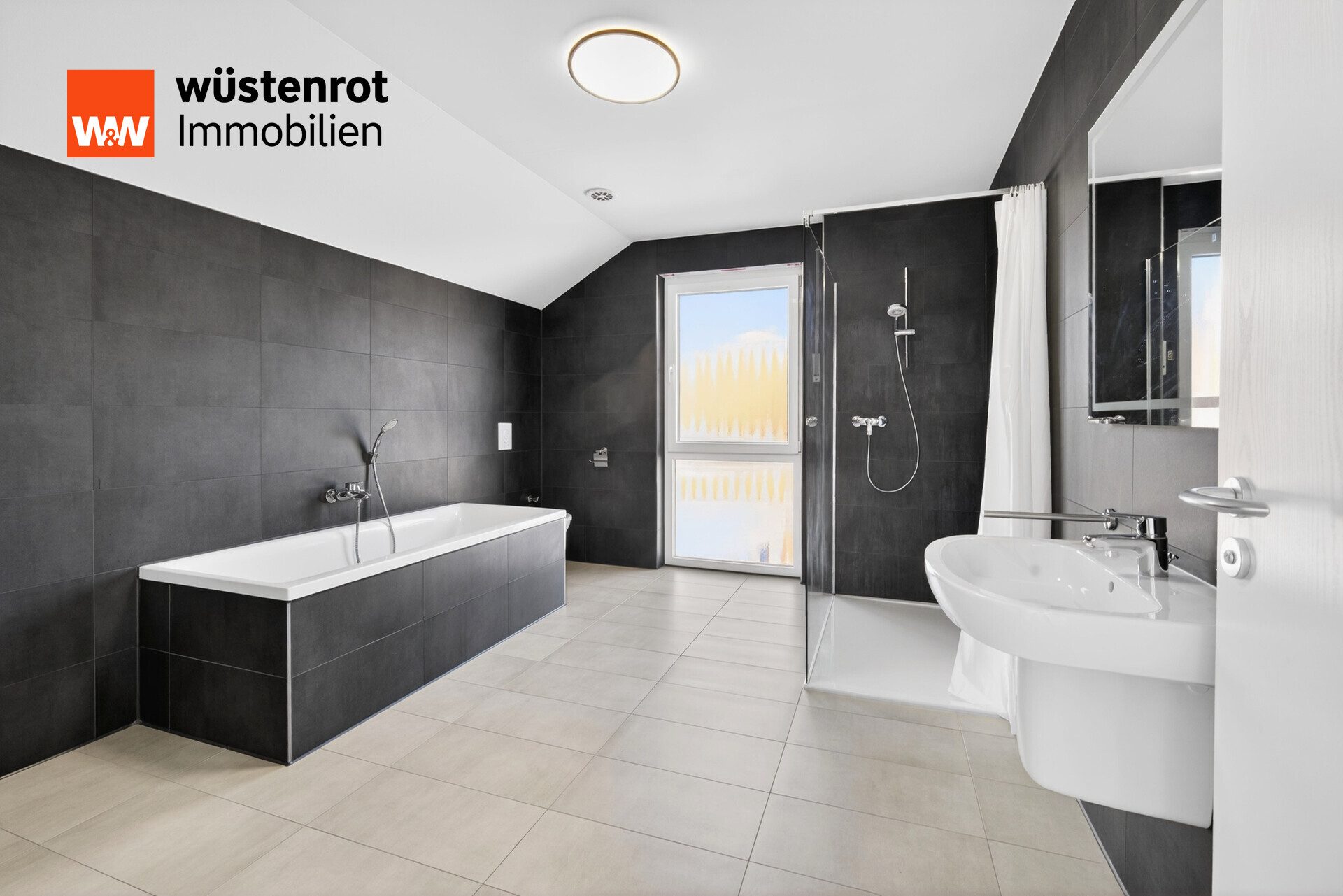 Immobilienangebot - Weil im Schönbuch - Alle - Kapitalanlage & Familienglück: Modernes A+ Effizienzhaus (2020) mit 2 Wohneinheiten, Garage & Garten