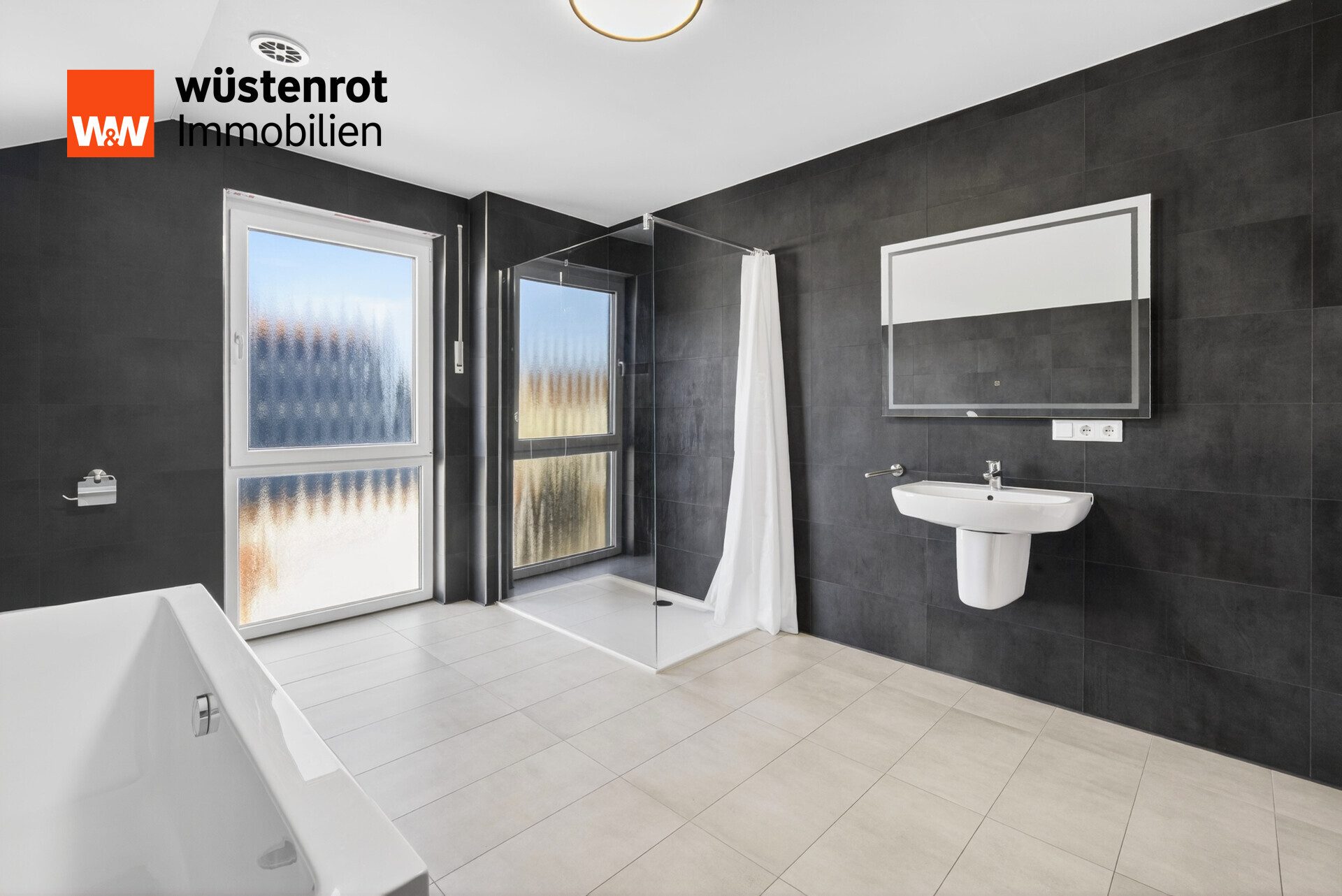Immobilienangebot - Weil im Schönbuch - Alle - Kapitalanlage & Familienglück: Modernes A+ Effizienzhaus (2020) mit 2 Wohneinheiten, Garage & Garten