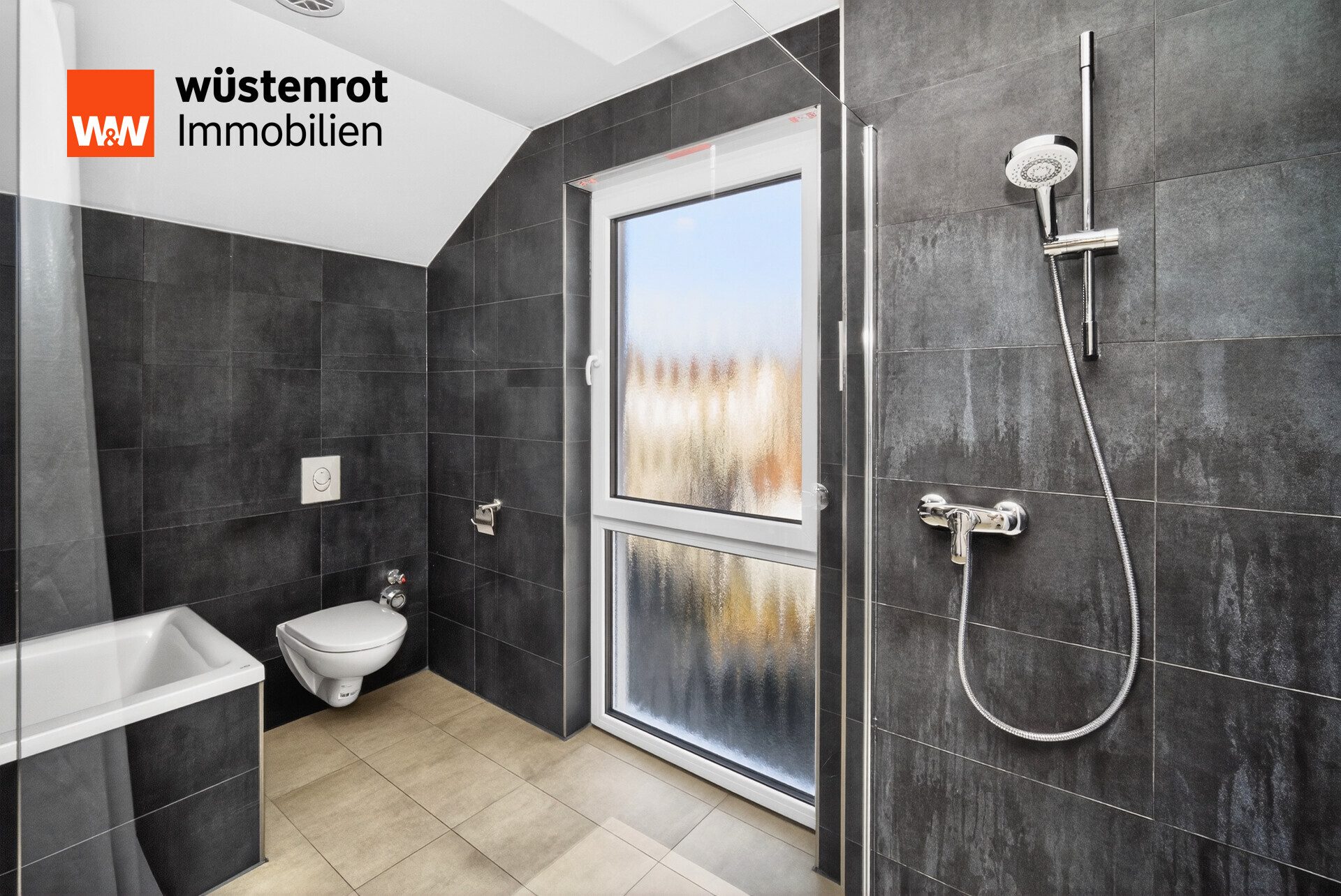 Immobilienangebot - Weil im Schönbuch - Alle - Kapitalanlage & Familienglück: Modernes A+ Effizienzhaus (2020) mit 2 Wohneinheiten, Garage & Garten