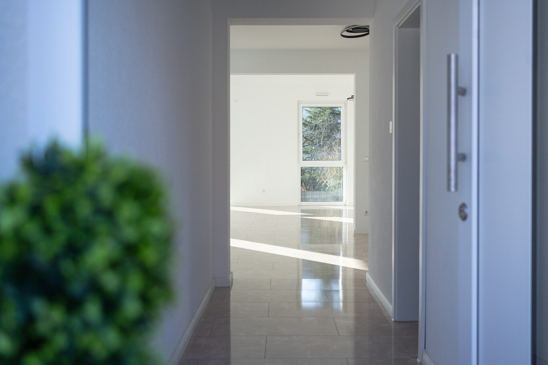 Immobilienangebot - Weil im Schönbuch - Alle - Kapitalanlage & Familienglück: Modernes A+ Effizienzhaus (2020) mit 2 Wohneinheiten, Garage & Garten