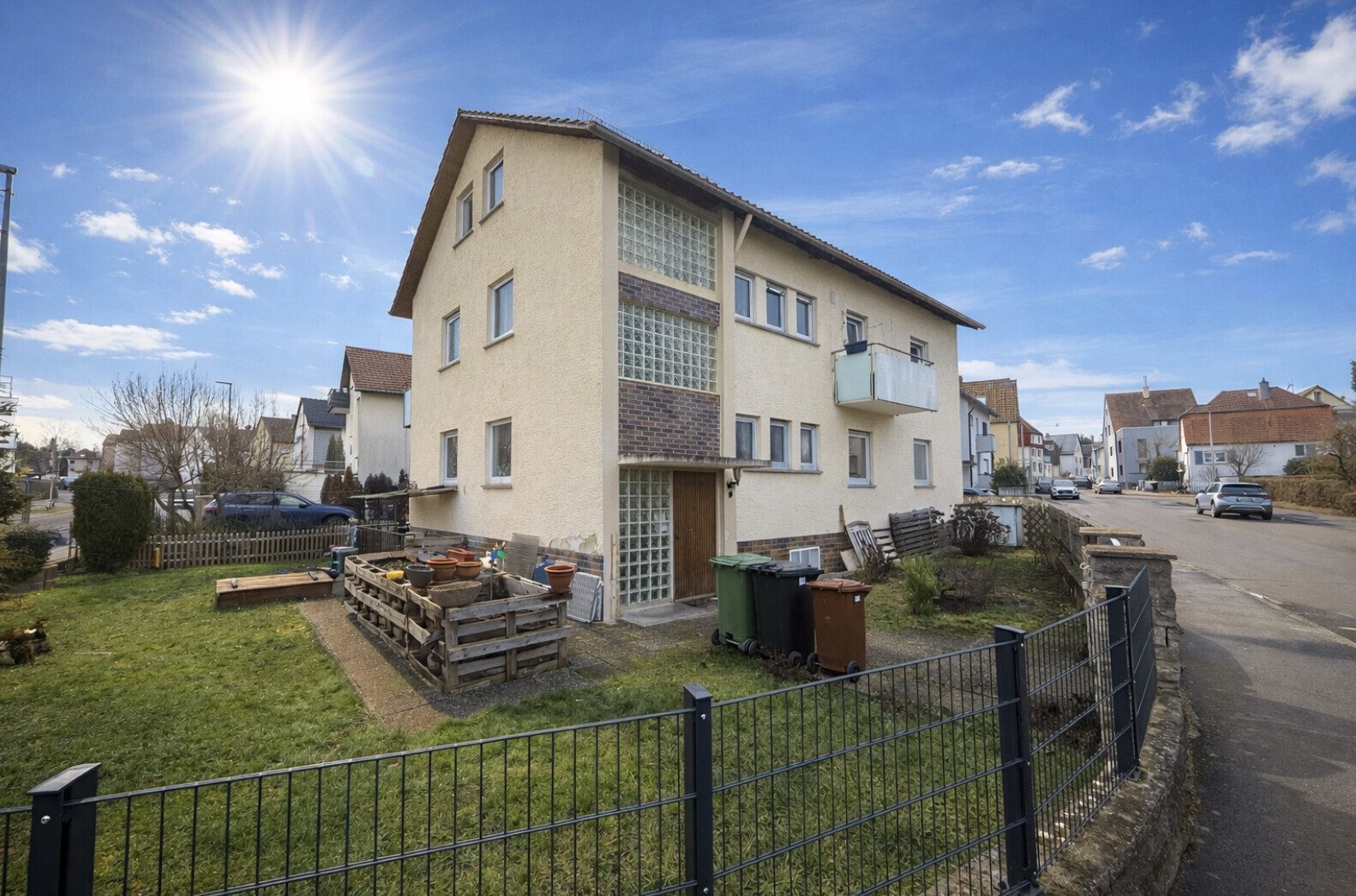 Immobilienangebot - Stuttgart - Alle - Top-Lage in Stammheim: Moderne 3-Zimmer-Wohnung mit Doppelbalkon, Garten & Stellplatz