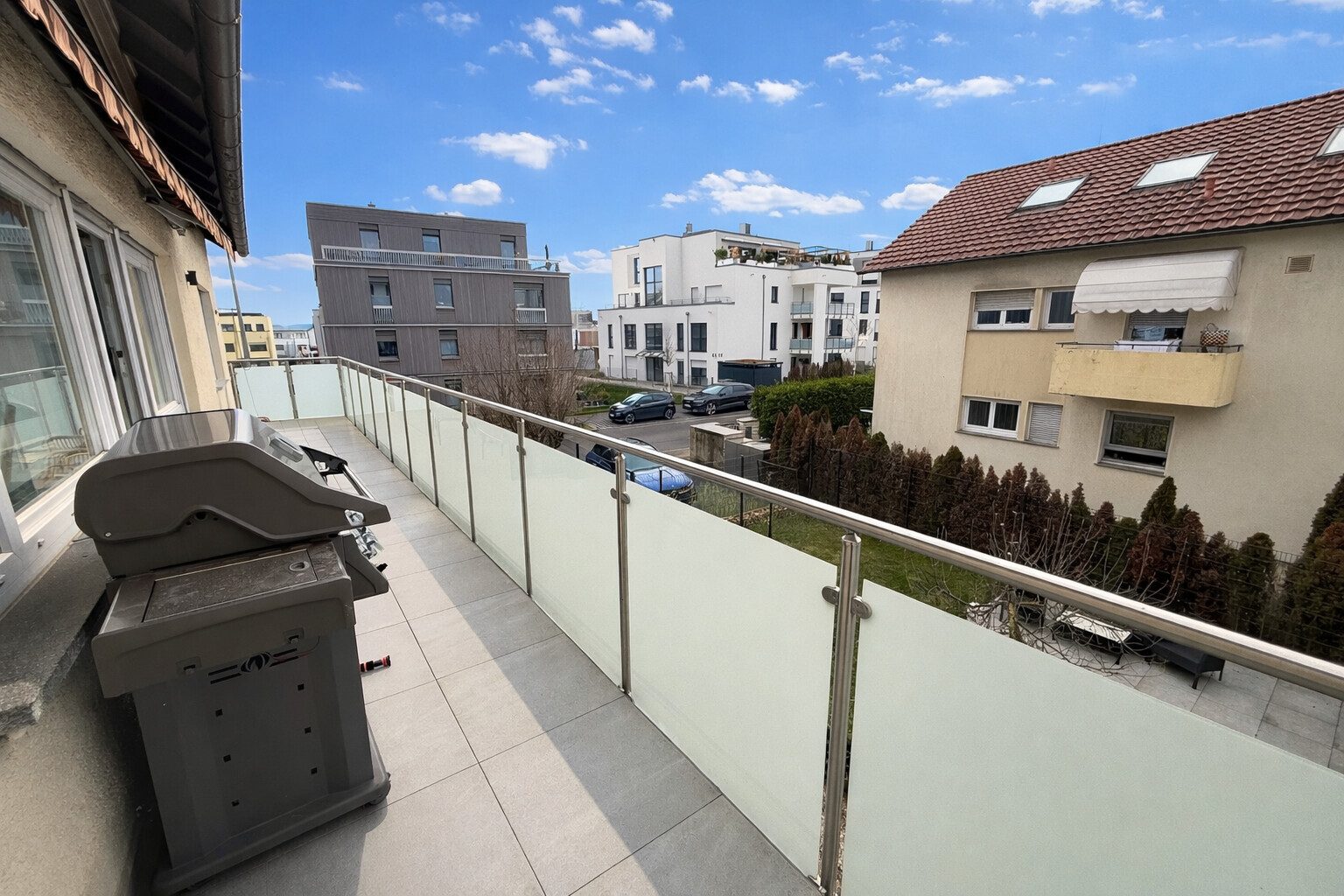Immobilienangebot - Stuttgart - Alle - Top-Lage in Stammheim: Moderne 3-Zimmer-Wohnung mit Doppelbalkon, Garten & Stellplatz