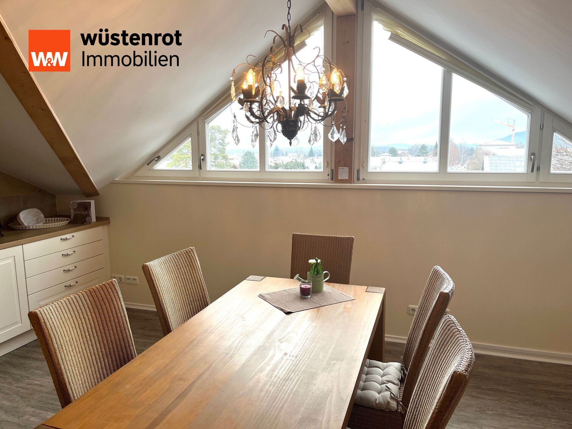 Immobilienangebot - Grassau / Bayern - Alle - Dachgeschosswohnung Ensamble - 159  m² -unverbaubarer  Ausblick im Ortskern von Grassau zu verkaufen