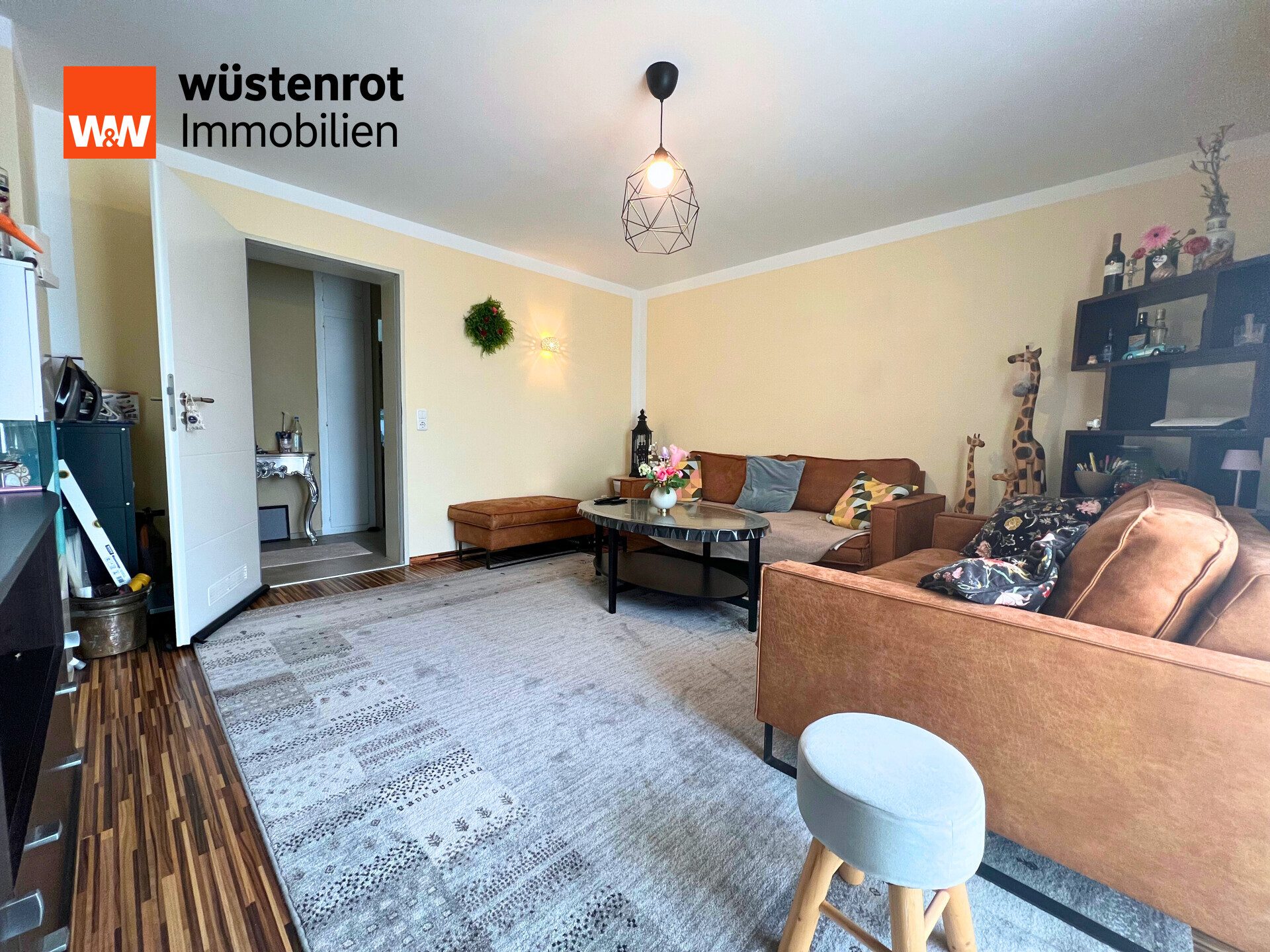 Immobilienangebot - Gau-Algesheim - Alle - Helle 2-Zimmer-Wohnung mit Balkon und moderner Einbauküche in zentraler Lage von Gau-Algesheim...
