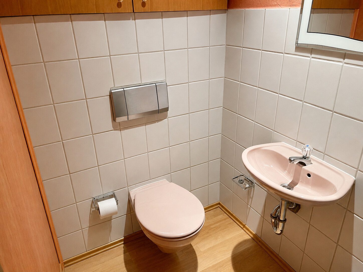 Immobilienangebot - Nidda / Eichelsdorf - Alle - Flexibel nutzbares 1–2-Familienhaus in massiver Bauweise mit Sauna, großem Garten und 2 Terrassen
