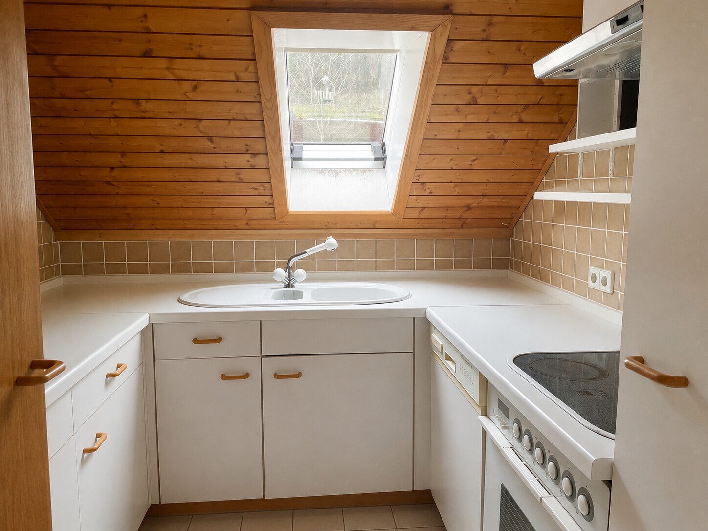 Immobilienangebot - Nidda / Eichelsdorf - Alle - Flexibel nutzbares 1–2-Familienhaus in massiver Bauweise mit Sauna, großem Garten und 2 Terrassen