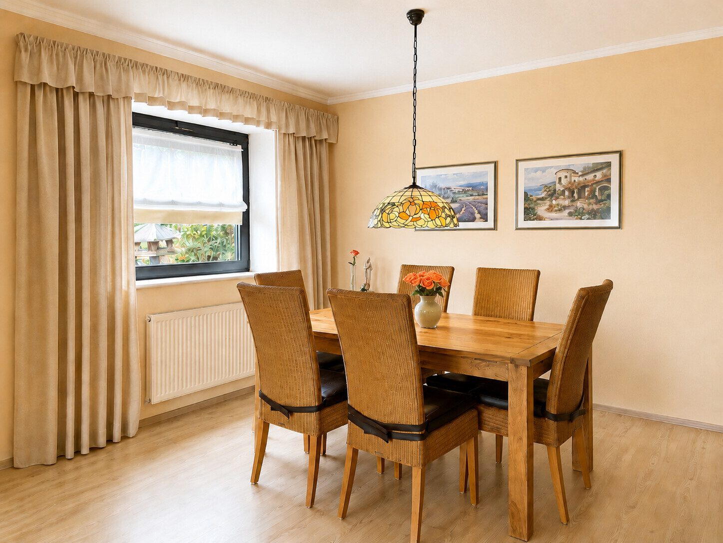Immobilienangebot - Nidda / Eichelsdorf - Alle - Flexibel nutzbares 1–2-Familienhaus in massiver Bauweise mit Sauna, großem Garten und 2 Terrassen