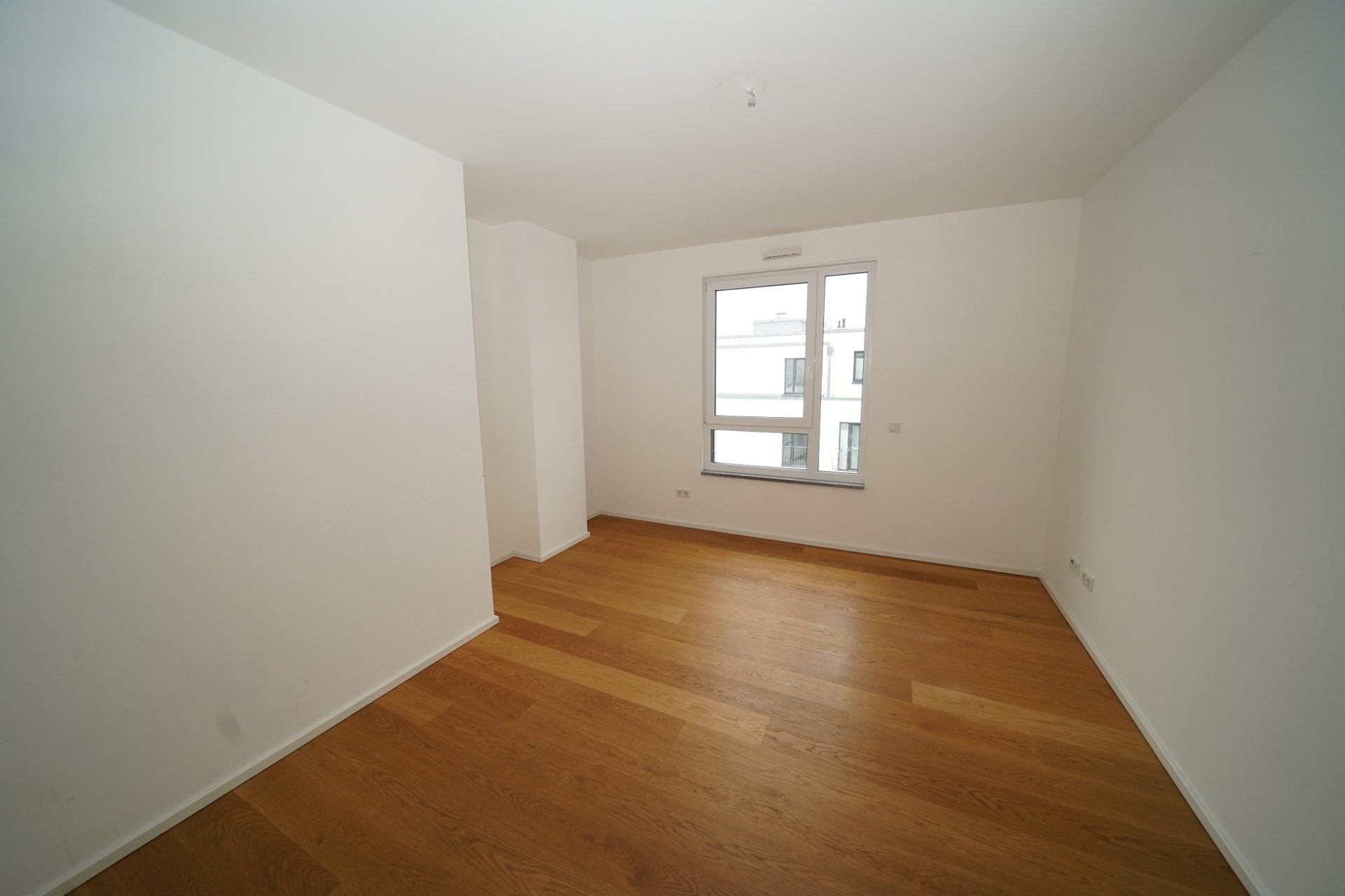 Immobilienangebot - Bonn - Alle - VERMIETET: Hier lässt sich's leben! - Traumhafte 4-Zimmer-Wohnung mit 2 Bädern und einer sonnigen Dachterrasse