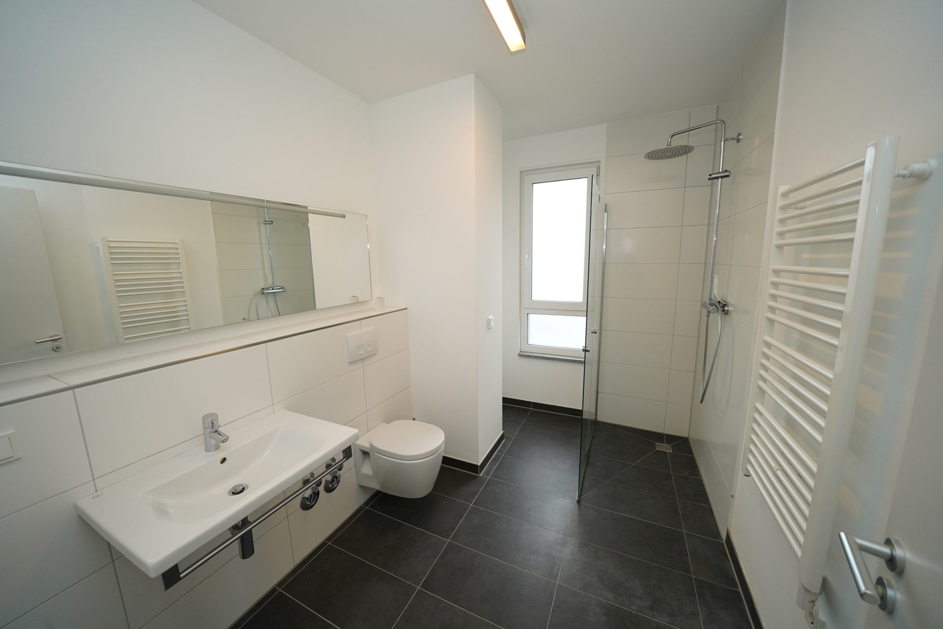 Immobilienangebot - Bonn - Alle - VERMIETET: Hier lässt sich's leben! - Traumhafte 4-Zimmer-Wohnung mit 2 Bädern und einer sonnigen Dachterrasse