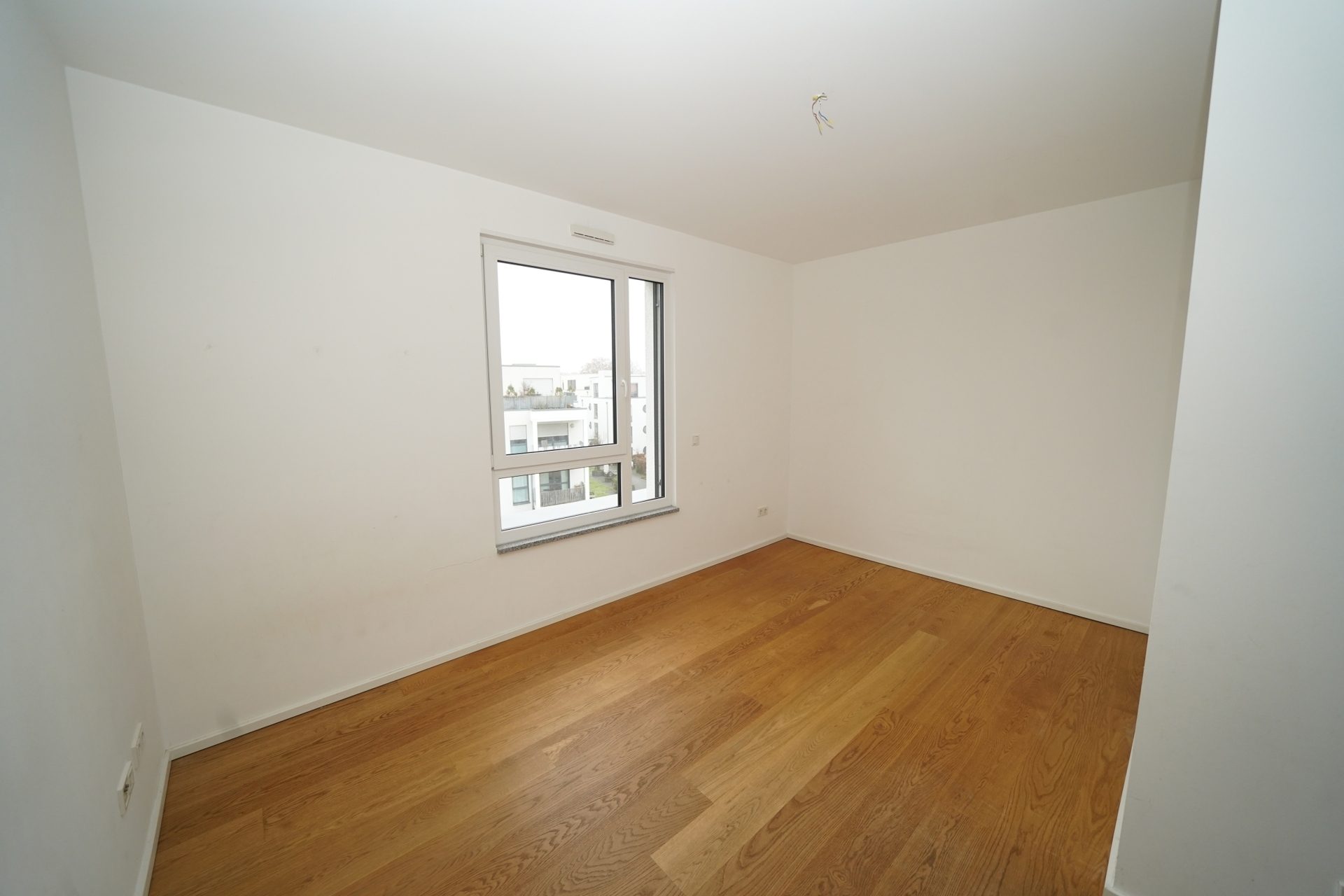 Immobilienangebot - Bonn - Alle - VERMIETET: Hier lässt sich's leben! - Traumhafte 4-Zimmer-Wohnung mit 2 Bädern und einer sonnigen Dachterrasse