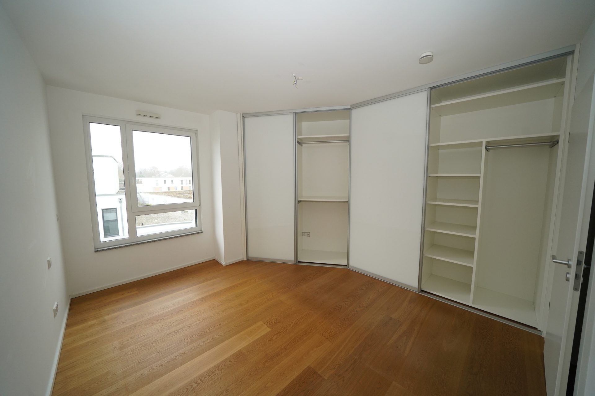 Immobilienangebot - Bonn - Alle - VERMIETET: Hier lässt sich's leben! - Traumhafte 4-Zimmer-Wohnung mit 2 Bädern und einer sonnigen Dachterrasse