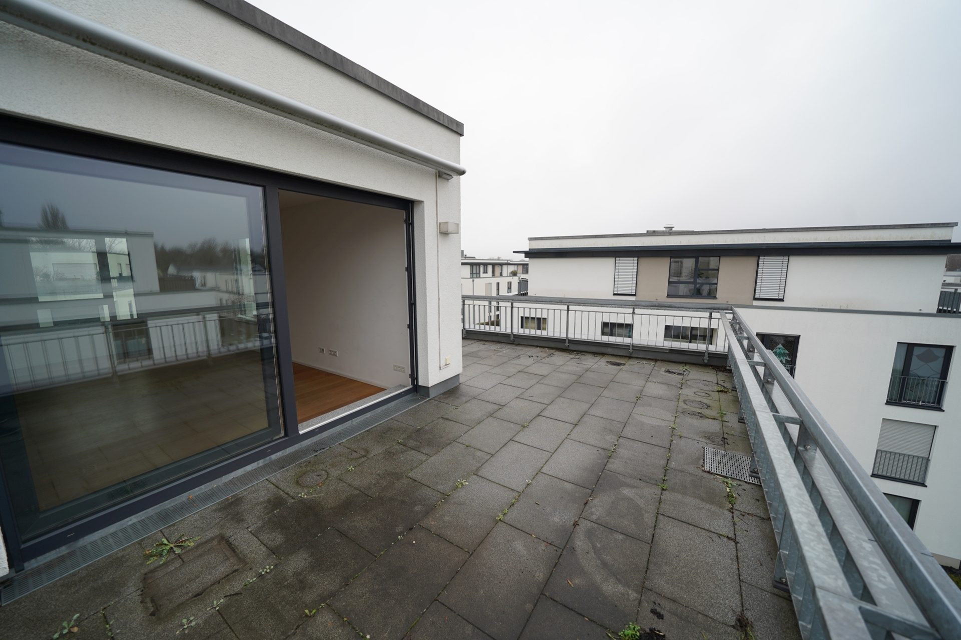 Immobilienangebot - Bonn - Alle - VERMIETET: Hier lässt sich's leben! - Traumhafte 4-Zimmer-Wohnung mit 2 Bädern und einer sonnigen Dachterrasse