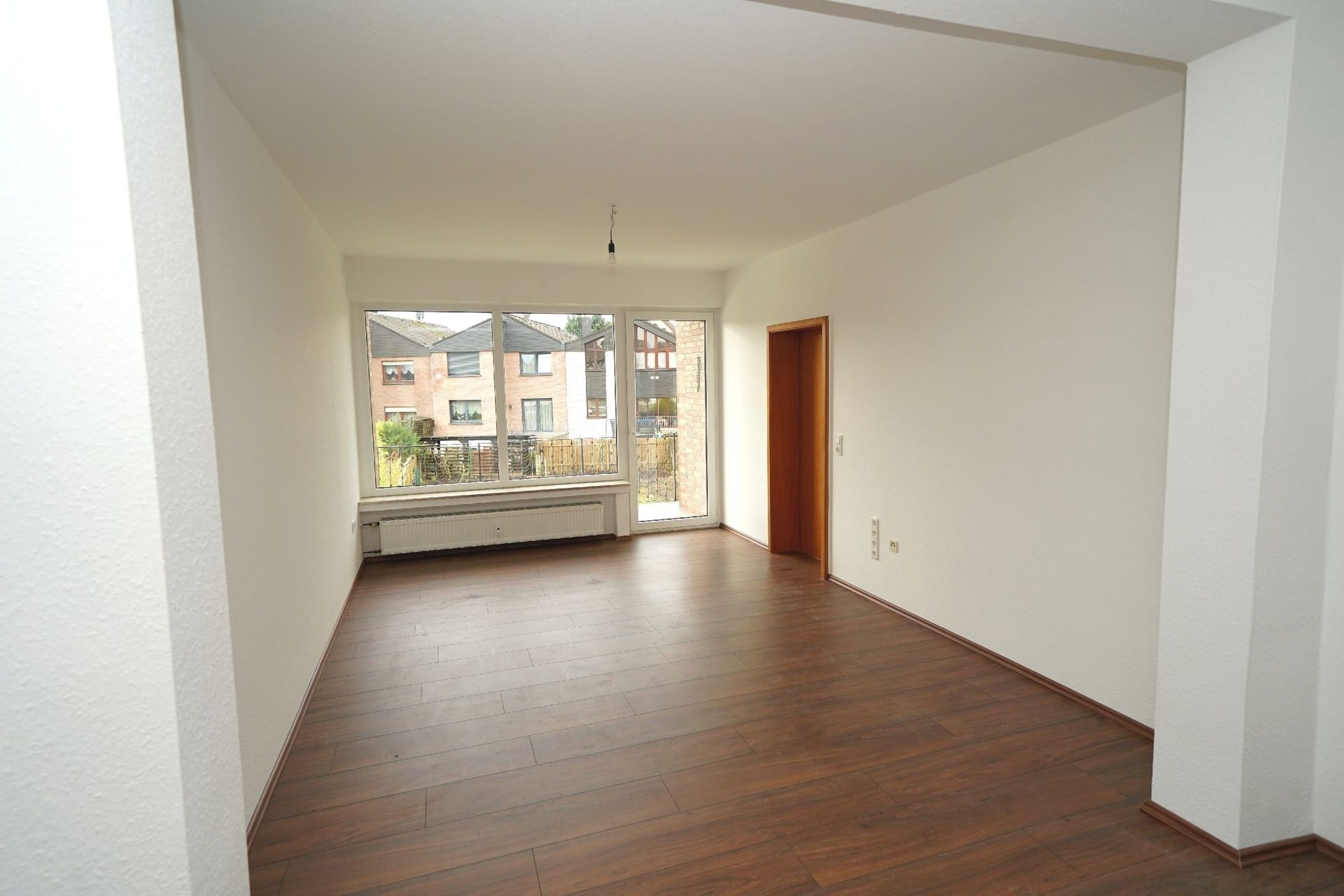 Immobilienangebot - Hürth - Alle - VERMIETET! Hier lässt es sich leben! Charmante Wohnung mit drei Zimmern und Balkon in Hürth-Gleuel