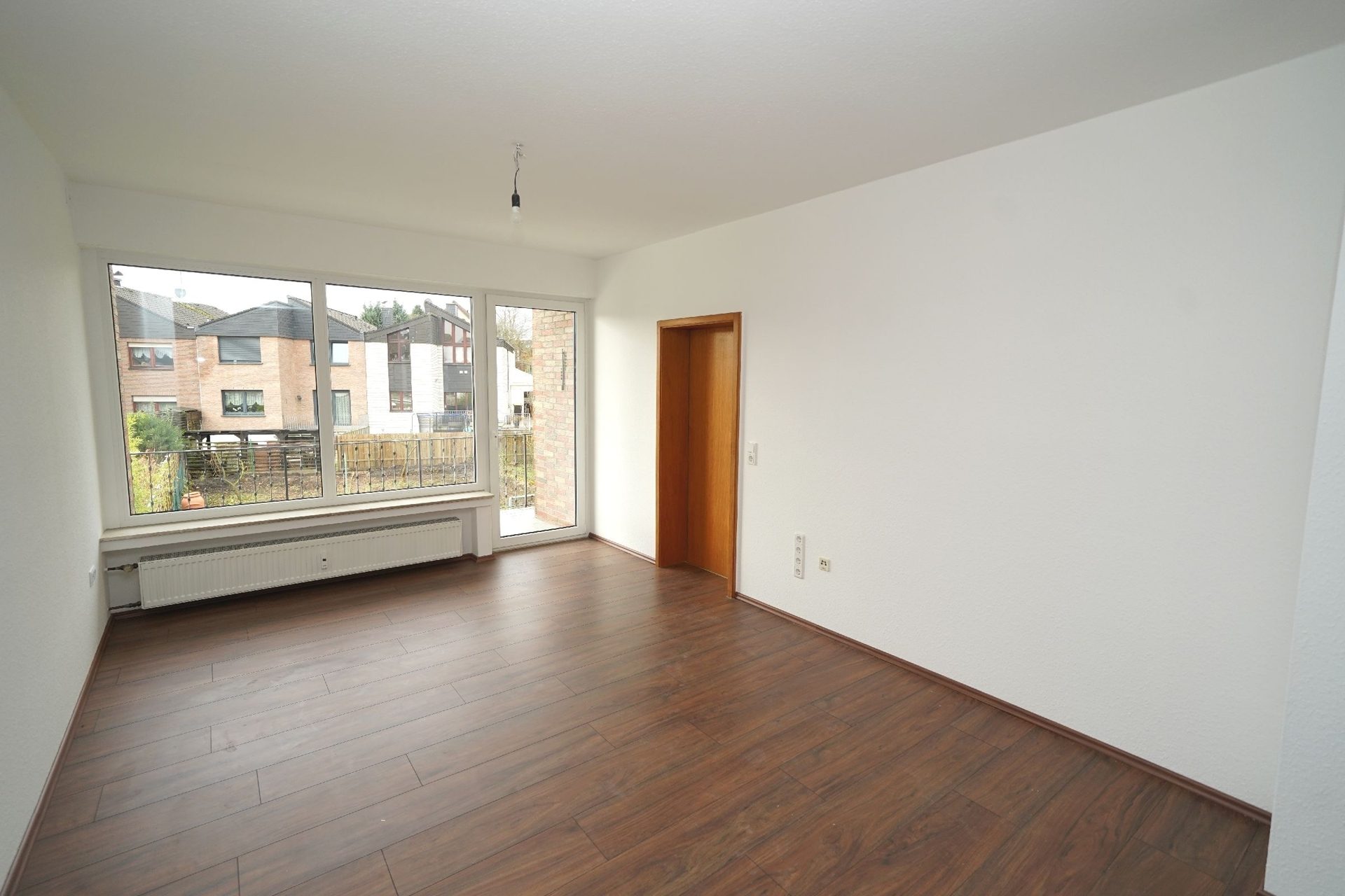 Immobilienangebot - Hürth - Alle - VERMIETET! Hier lässt es sich leben! Charmante Wohnung mit drei Zimmern und Balkon in Hürth-Gleuel