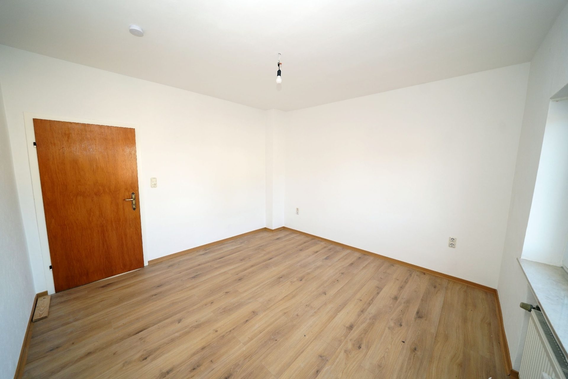 Immobilienangebot - Hürth - Alle - VERMIETET! Hier lässt es sich leben! Charmante Wohnung mit drei Zimmern und Balkon in Hürth-Gleuel
