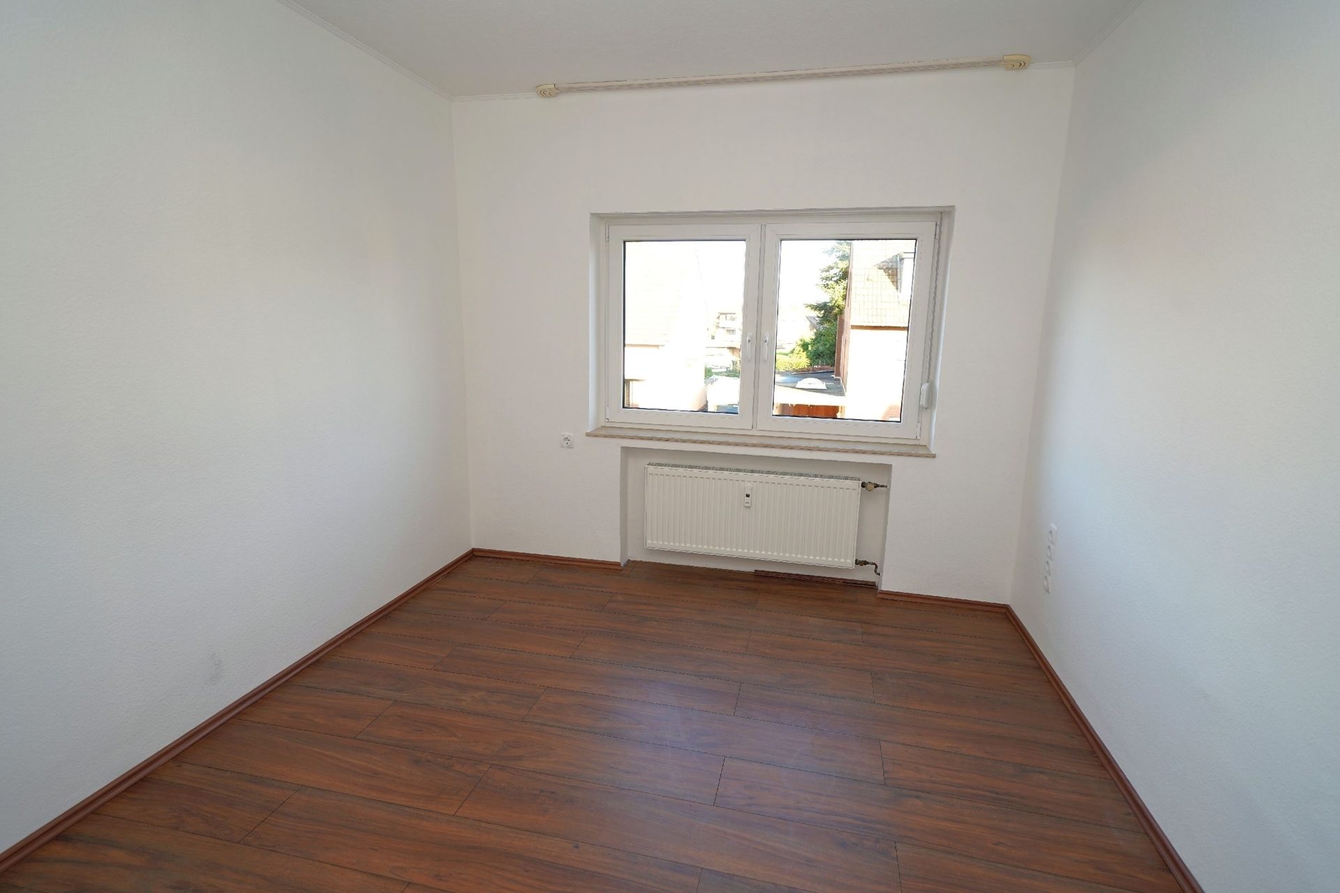 Immobilienangebot - Hürth - Alle - VERMIETET! Hier lässt es sich leben! Charmante Wohnung mit drei Zimmern und Balkon in Hürth-Gleuel