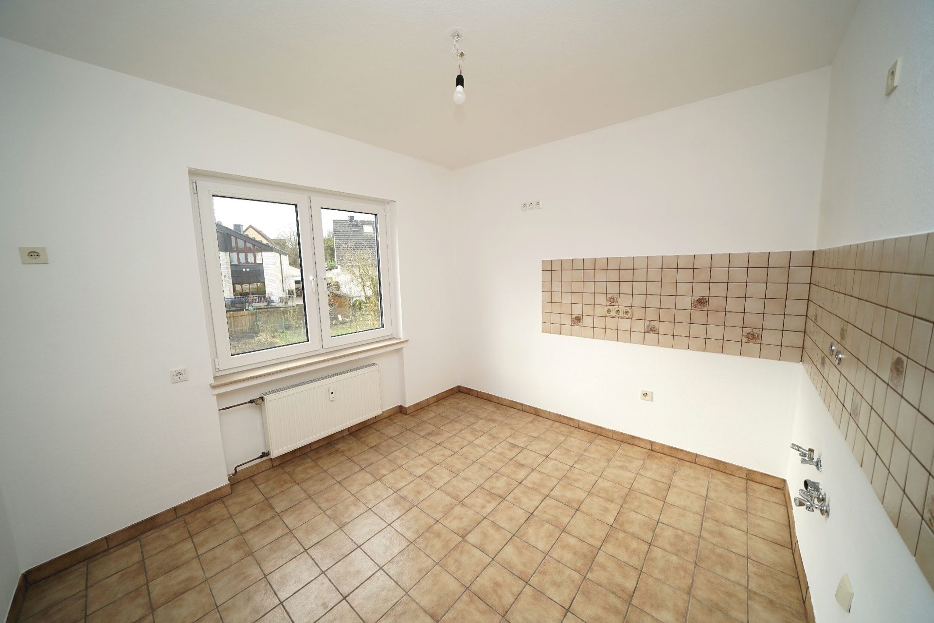 Immobilienangebot - Hürth - Alle - VERMIETET! Hier lässt es sich leben! Charmante Wohnung mit drei Zimmern und Balkon in Hürth-Gleuel