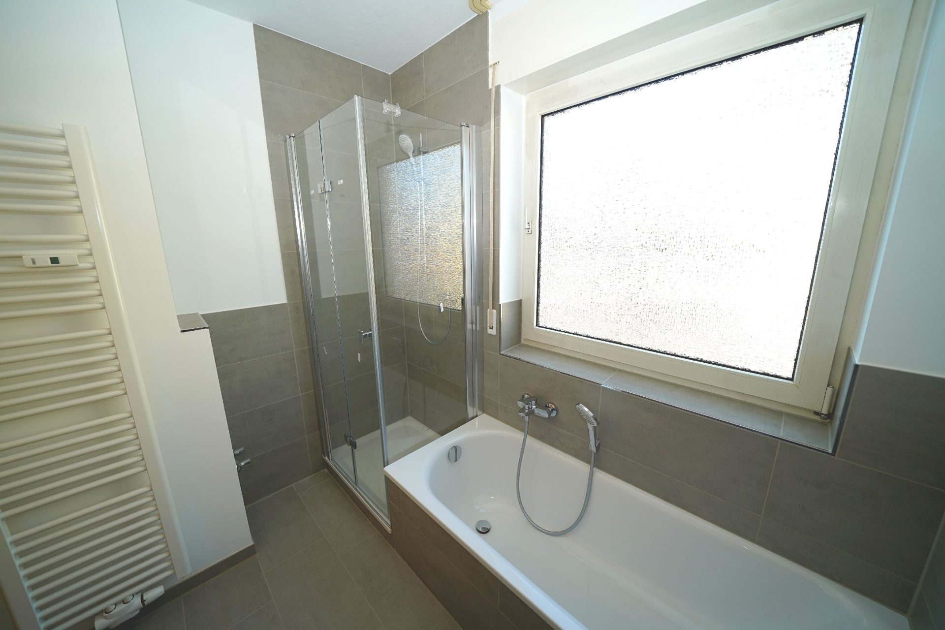 Immobilienangebot - Hürth - Alle - VERMIETET! Hier lässt es sich leben! Charmante Wohnung mit drei Zimmern und Balkon in Hürth-Gleuel