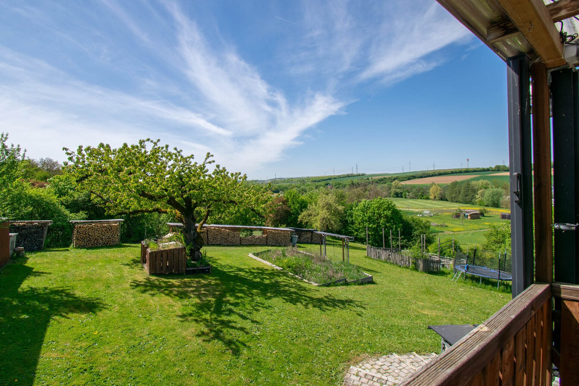 Immobilienangebot - Steinheim - Alle - Seltene Gelegenheit - Charmantes Einfamilienhaus mit riesigem Grundstück
