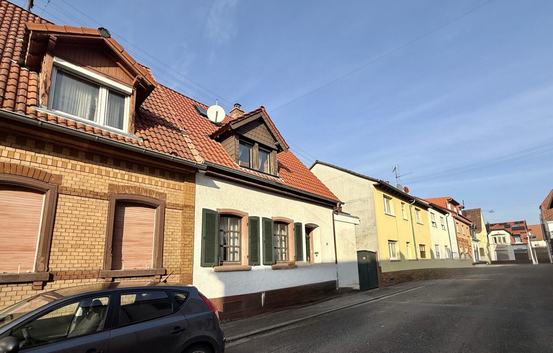 Immobilienangebot - Edingen-Neckarhausen - Alle - REH mit Erweiterungspotenzial in bester Lage von Edingen