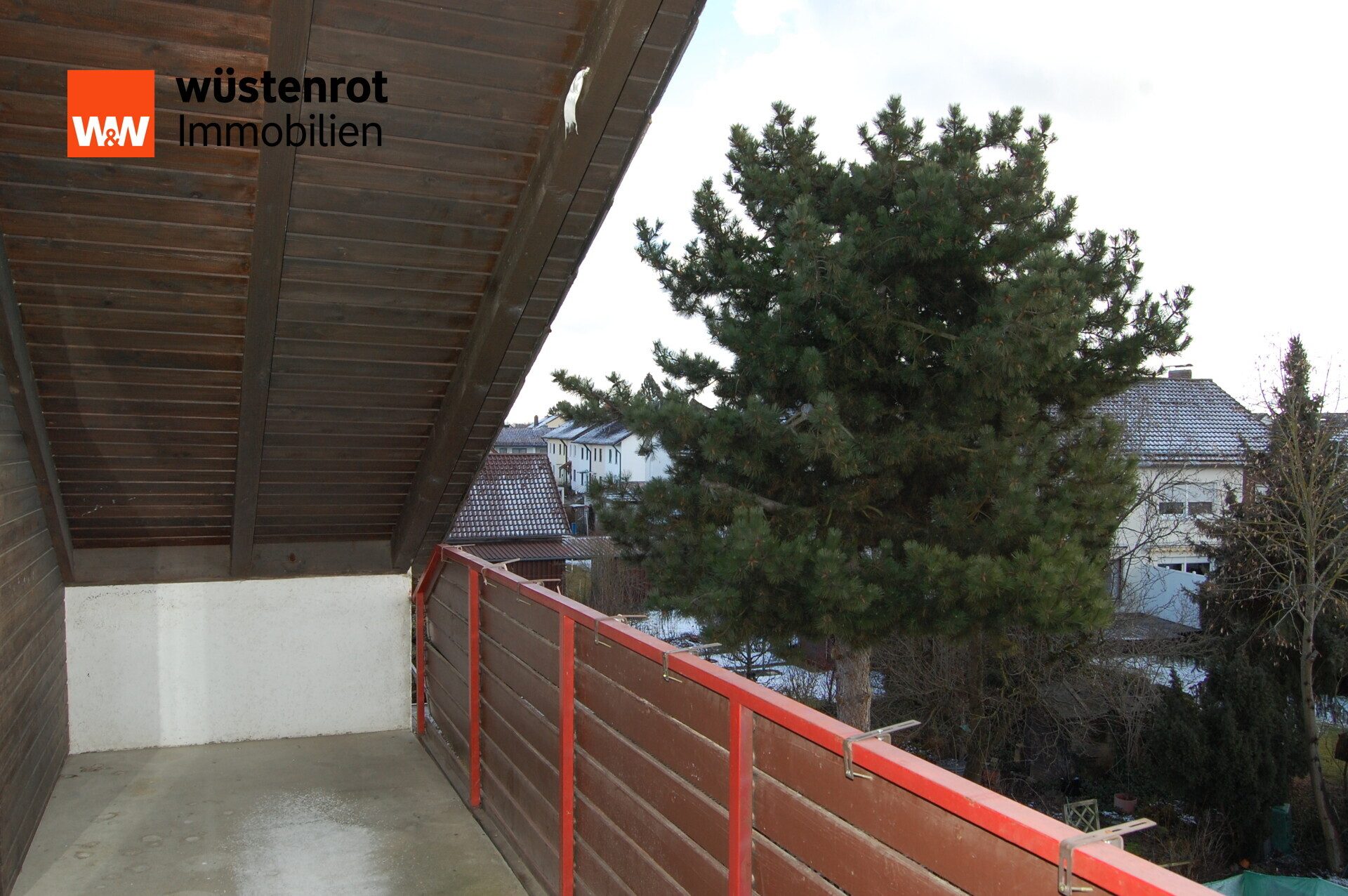 Immobilienangebot - Straubing - Alle - Großzügiges, renovierungsbedürftiges Reiheneckhaus mit Südterrasse und Keller in ruhiger Lage