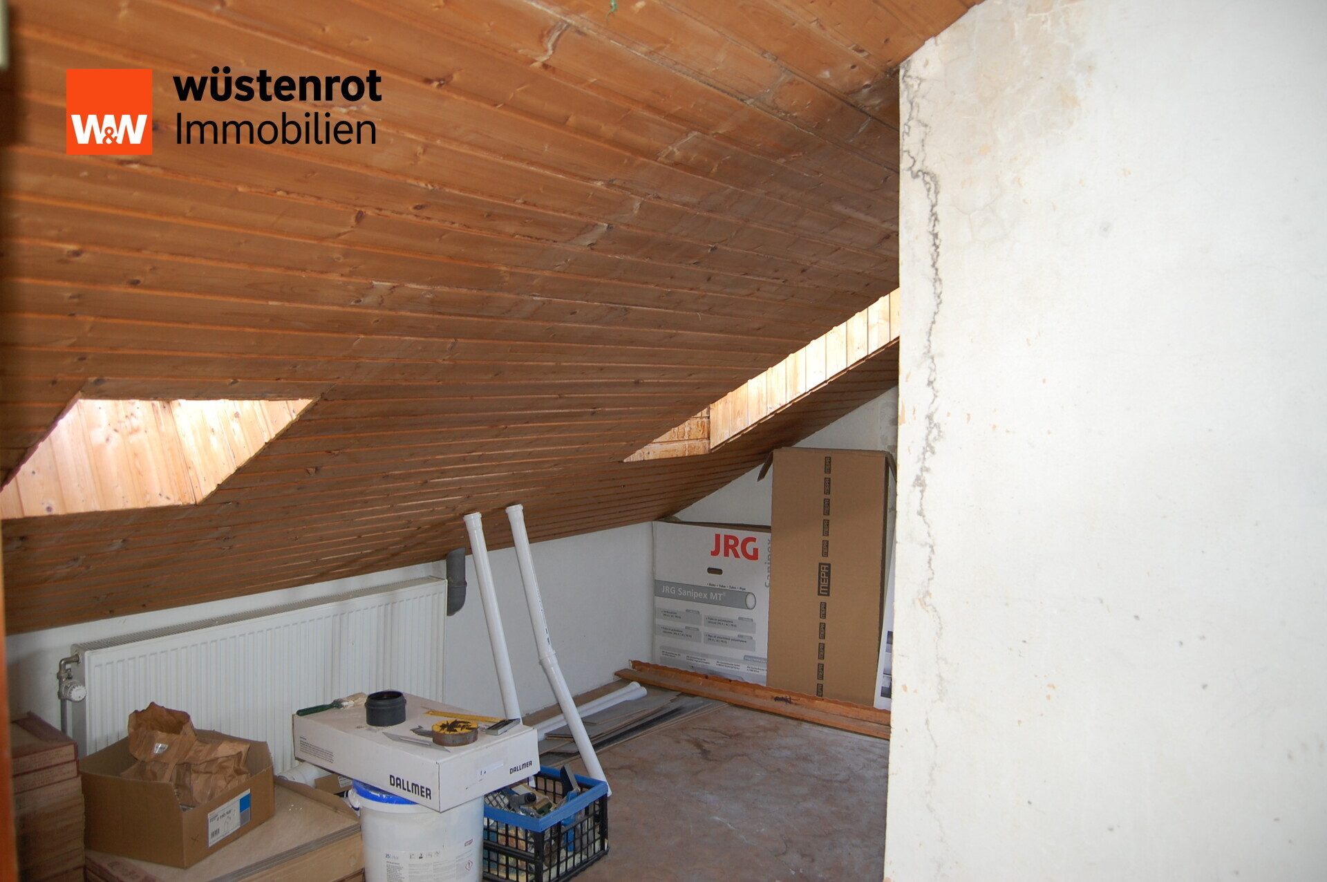 Immobilienangebot - Straubing - Alle - Großzügiges, renovierungsbedürftiges Reiheneckhaus mit Südterrasse und Keller in ruhiger Lage