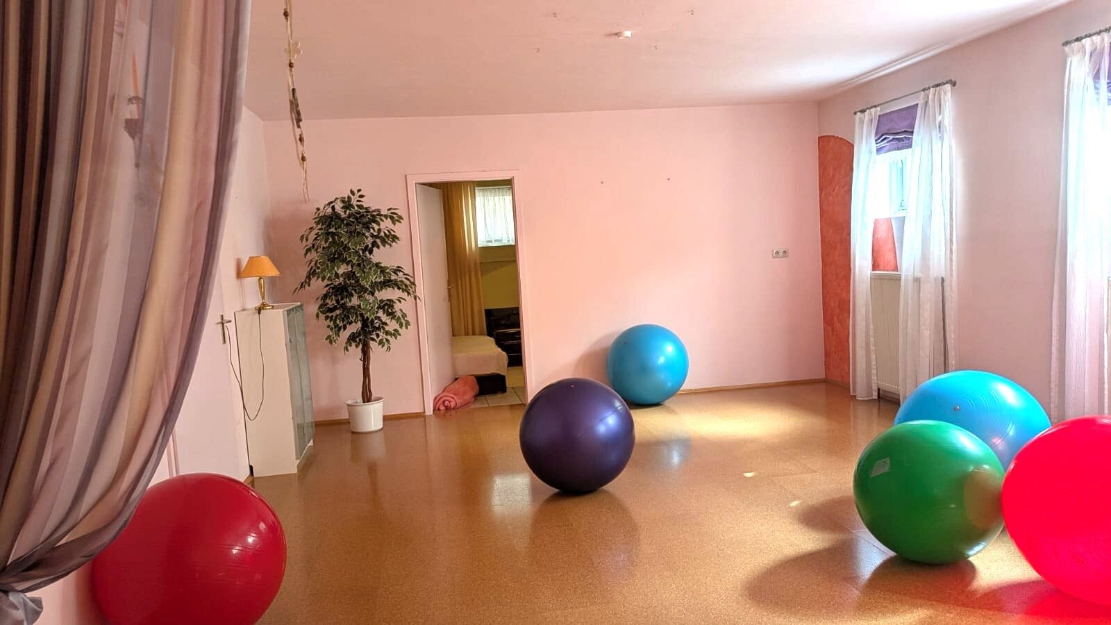 Immobilienangebot - Jesenwang - Alle - Exklusives Wohnhaus mit Wintergarten und Carport - auch ideal für Büros oder Praxen