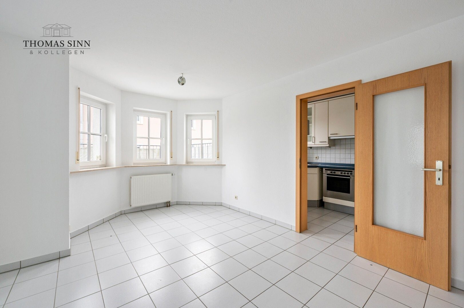 Immobilienangebot - Neuenstadt am Kocher - Alle - Helle 3,5-Zimmer-EG-Wohnung mit Wintergarten / Terrasse / TG- und Außenstellplatz - sofort frei !
