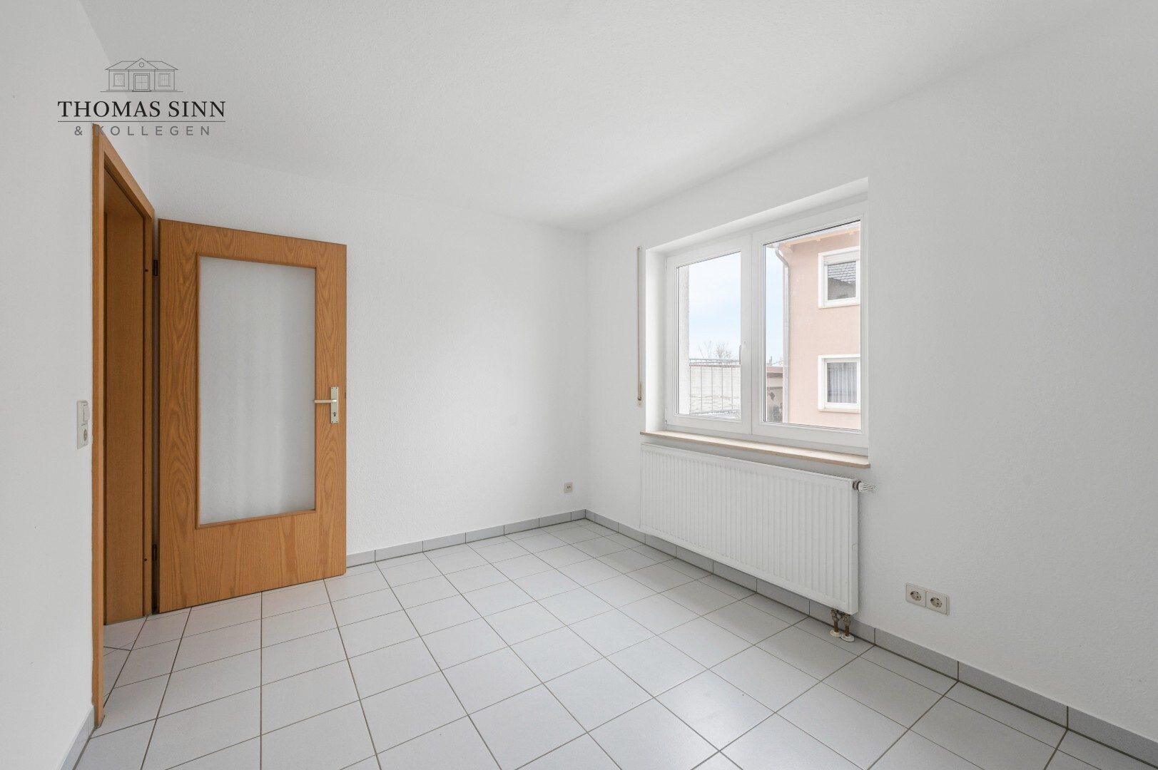 Immobilienangebot - Neuenstadt am Kocher - Alle - Helle 3,5-Zimmer-EG-Wohnung mit Wintergarten / Terrasse / TG- und Außenstellplatz - sofort frei !