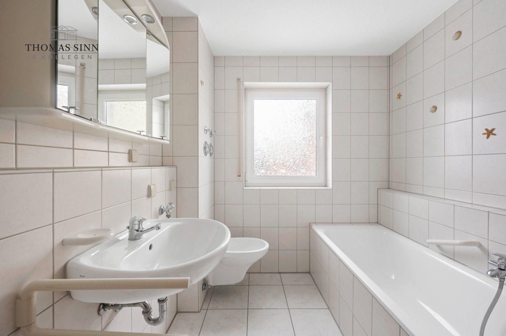 Immobilienangebot - Neuenstadt am Kocher - Alle - Helle 3,5-Zimmer-EG-Wohnung mit Wintergarten / Terrasse / TG- und Außenstellplatz - sofort frei !