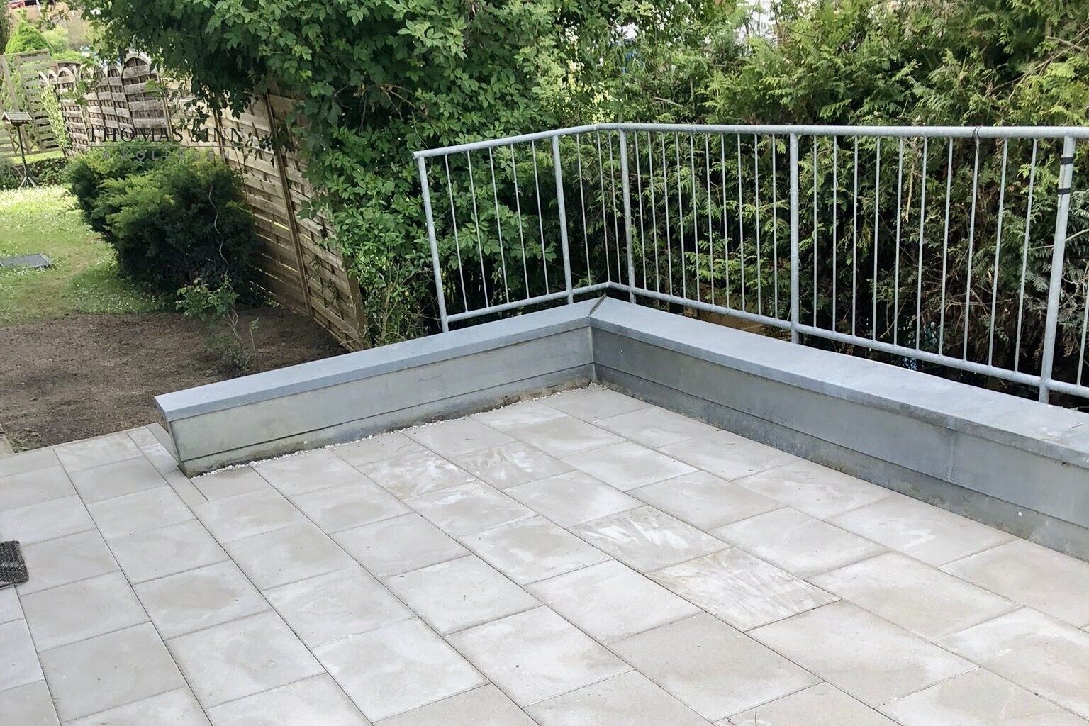 Immobilienangebot - Neuenstadt am Kocher - Alle - Helle 3,5-Zimmer-EG-Wohnung mit Wintergarten / Terrasse / TG- und Außenstellplatz - sofort frei !