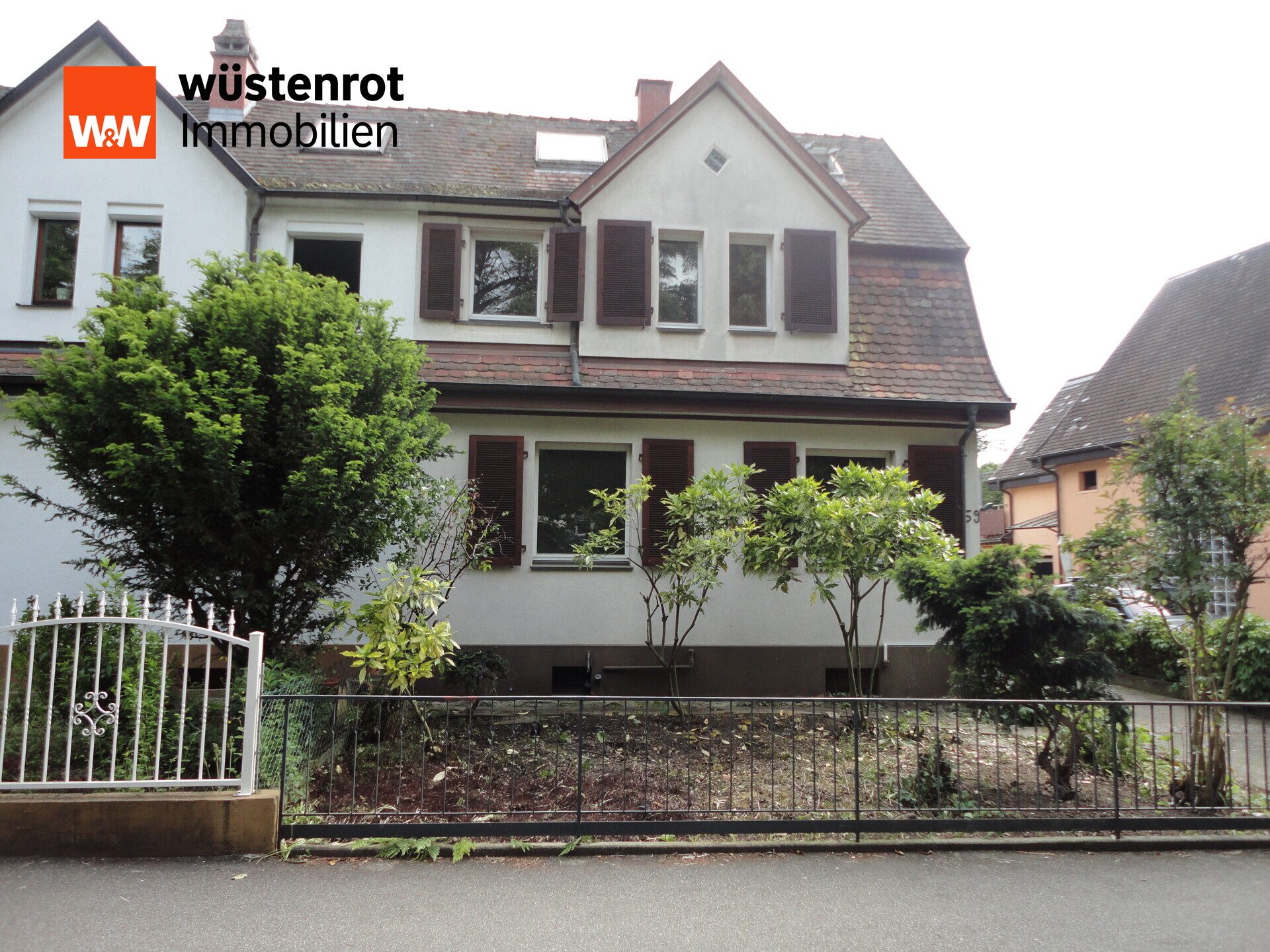 Immobilienangebot - Müllheim - Alle - Raumwunder im Dörnröschenschlaf: Doppelhaushälfte mit Gewerbeeinheit
