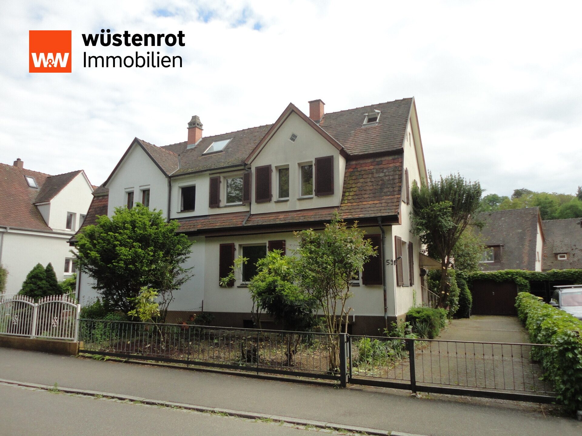 Immobilienangebot - Müllheim - Alle - Raumwunder im Dörnröschenschlaf: Doppelhaushälfte mit Gewerbeeinheit