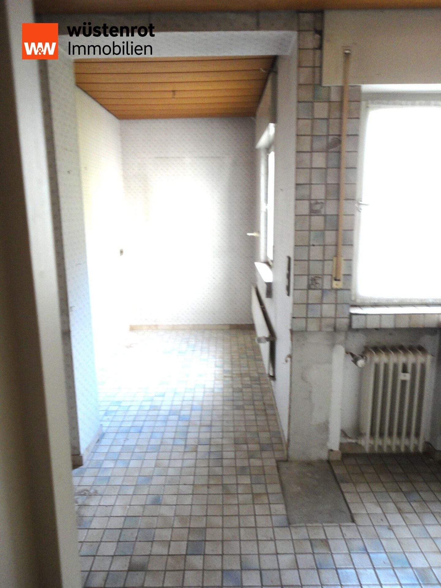 Immobilienangebot - Müllheim - Alle - Raumwunder im Dörnröschenschlaf: Doppelhaushälfte mit Gewerbeeinheit