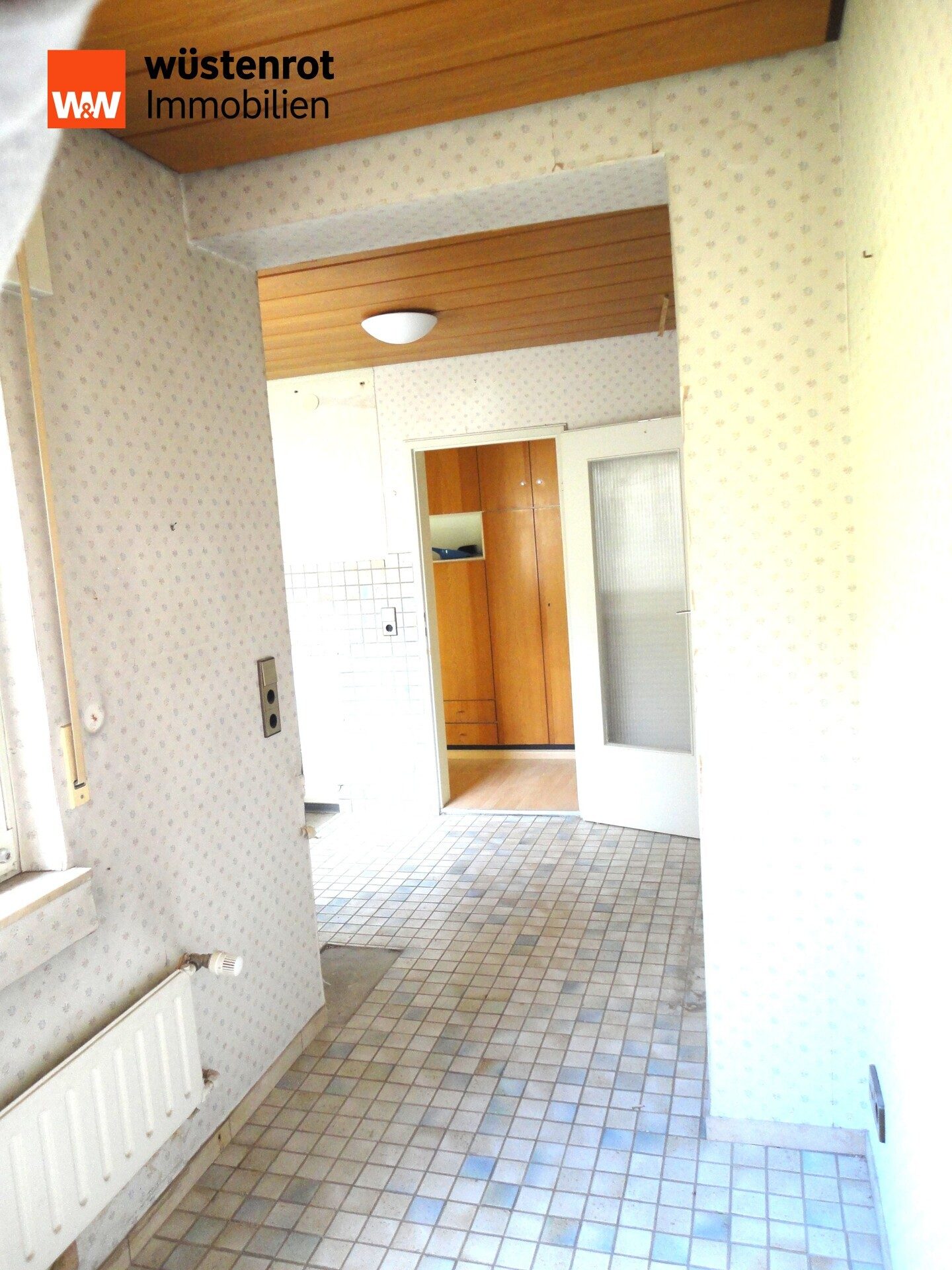 Immobilienangebot - Müllheim - Alle - Raumwunder im Dörnröschenschlaf: Doppelhaushälfte mit Gewerbeeinheit