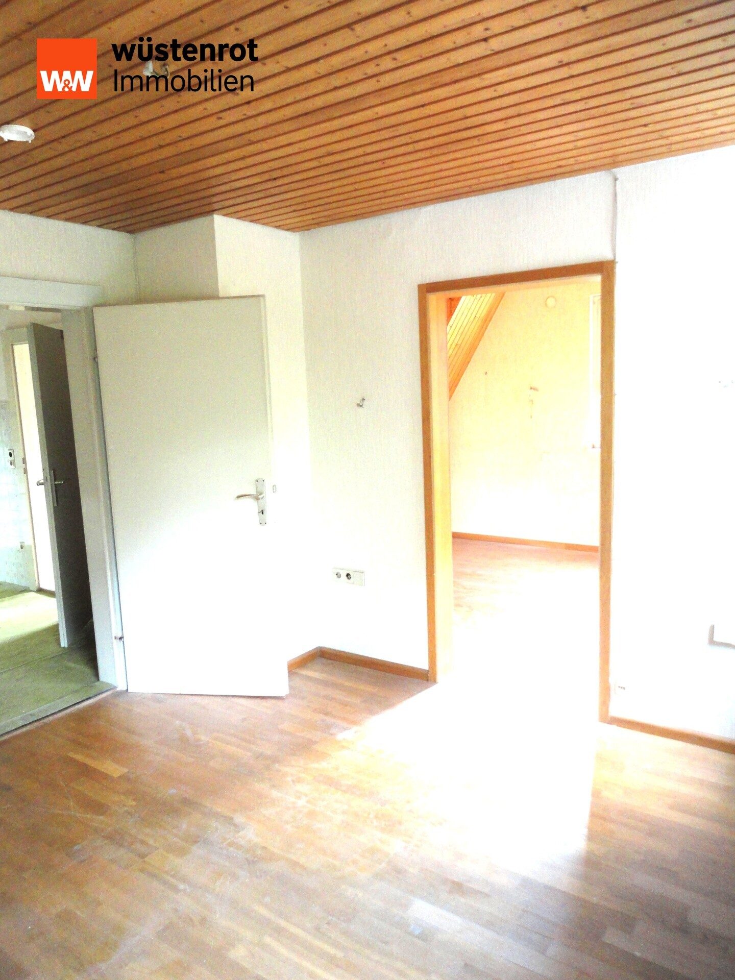 Immobilienangebot - Müllheim - Alle - Raumwunder im Dörnröschenschlaf: Doppelhaushälfte mit Gewerbeeinheit