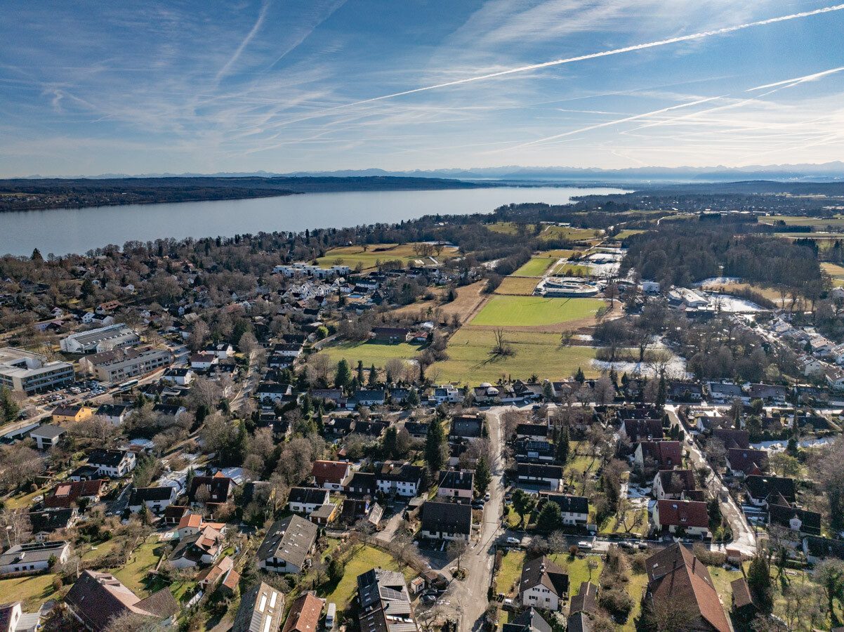 Immobilienangebot - Schondorf am Ammersee - Alle - Wohnen über dem See – Charmante Maisonettewohnung mit Alpenpanorama