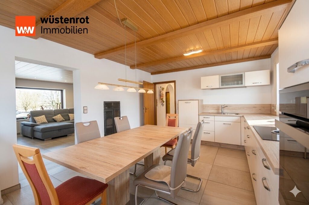 Immobilienangebot - Fladungen - Alle - Familienglück am Ortsrand: Gepflegtes Raumwunder mit Kachelofen in Fladungen