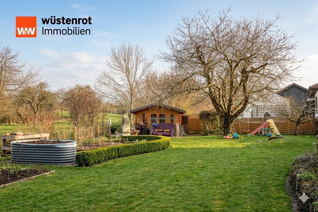 Immobilienangebot - Fladungen - Alle - Familienglück am Ortsrand: Gepflegtes Raumwunder mit Kachelofen in Fladungen