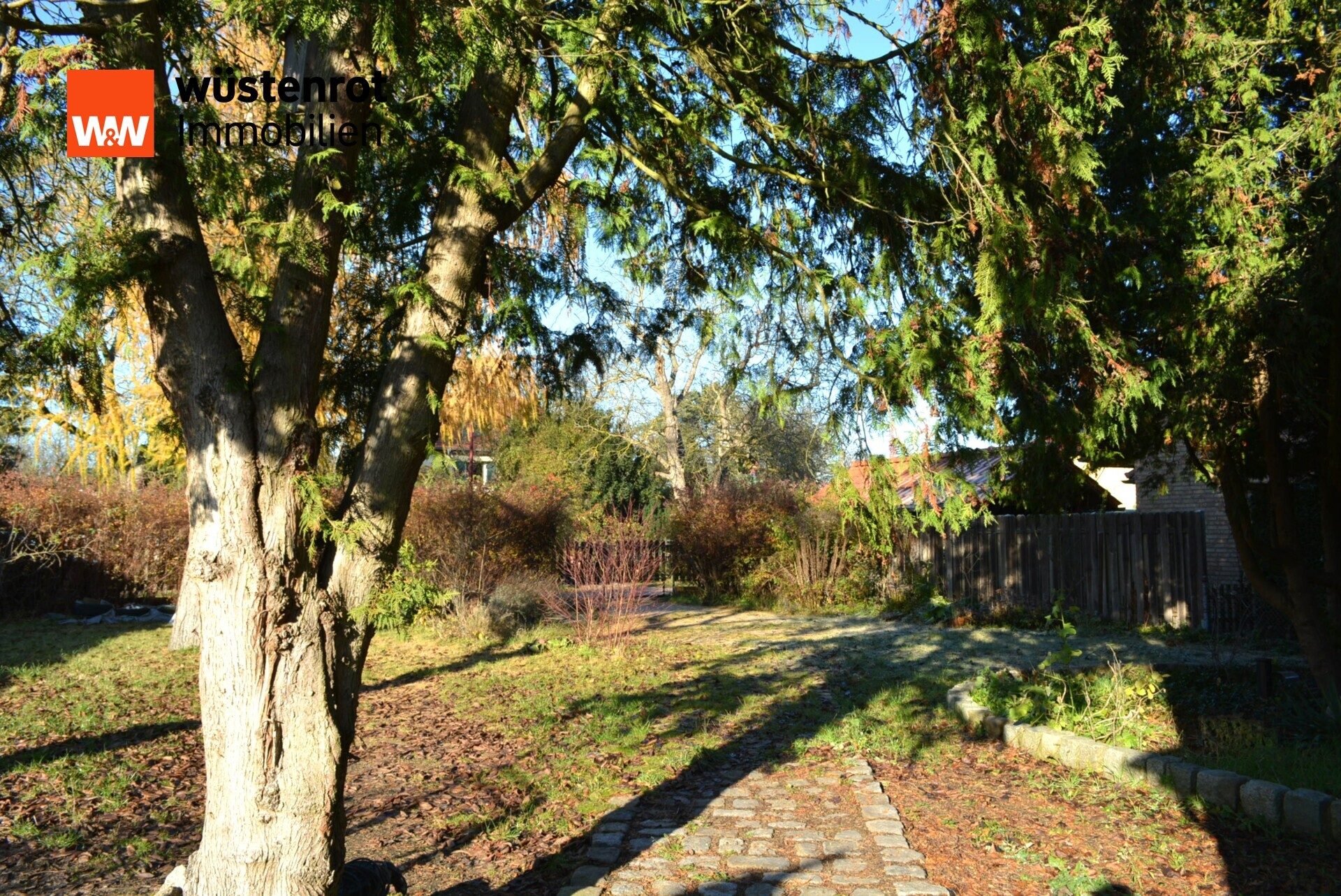 Immobilienangebot - Neuenhagen bei Berlin / Bollensdorf - Alle - Sanierungsbedürftiges  Einfamilienhaus in Neuenhagen bei Berlin