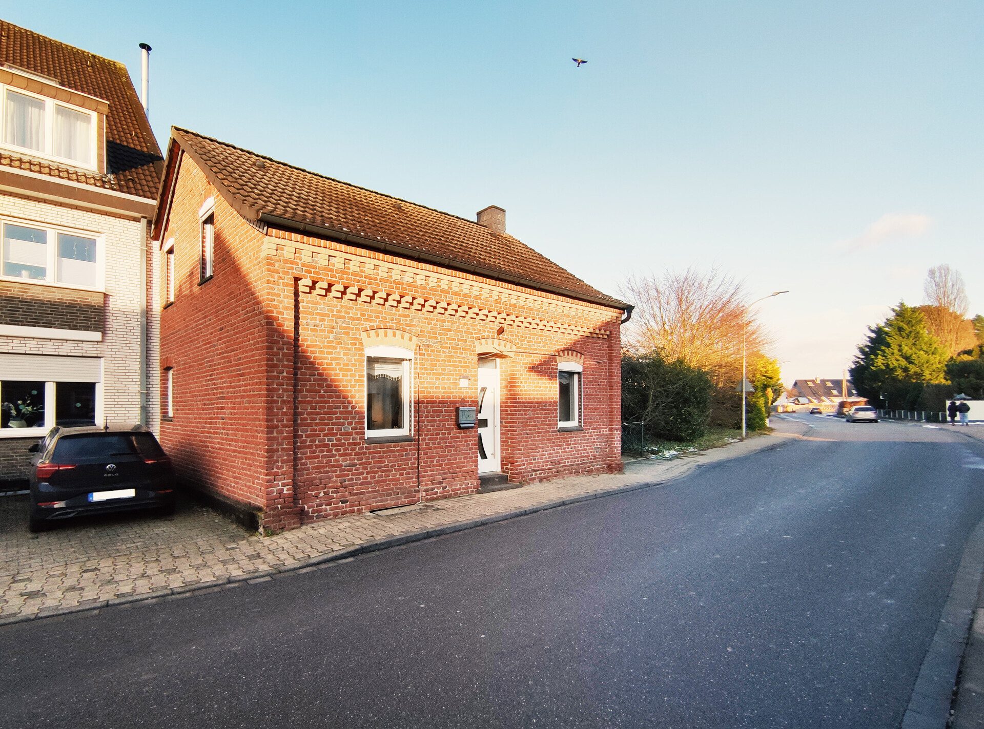 Immobilienangebot - Kaarst / Holzbüttgen - Alle - Hausgefühl in Kaarst | Maisonette-Wohnung mit eigenem Eingang & Gartenbereich