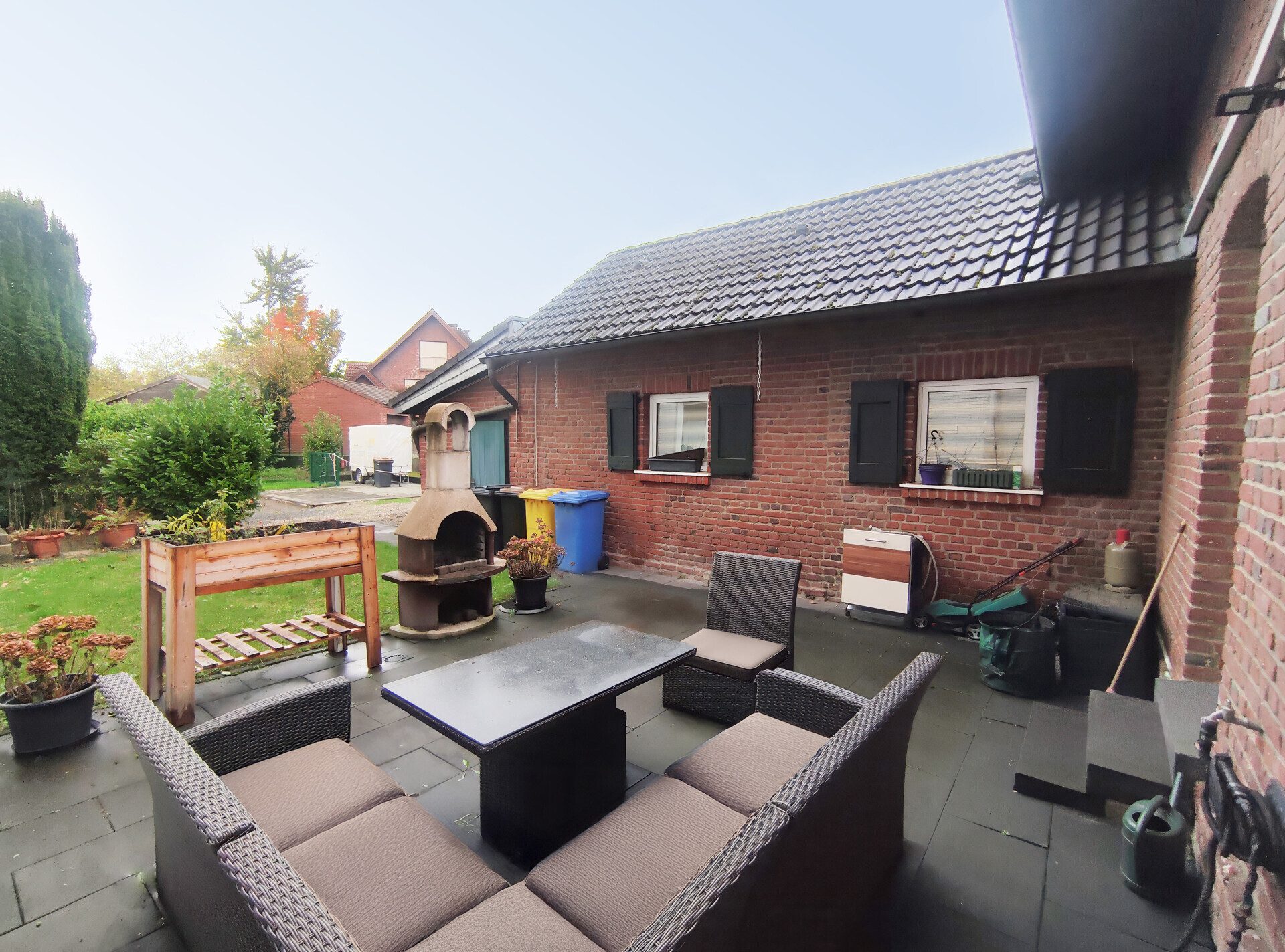 Immobilienangebot - Kaarst / Holzbüttgen - Alle - Hausgefühl in Kaarst | Maisonette-Wohnung mit eigenem Eingang & Gartenbereich