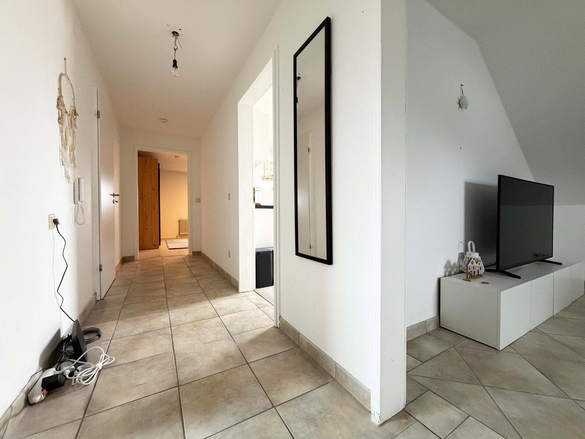 Immobilienangebot - Hilzingen - Alle - Sorry...leider reserviert. 7 helle Zimmer
auf 149 m². Mit Terrasse und schicker Einliegerwohnung.