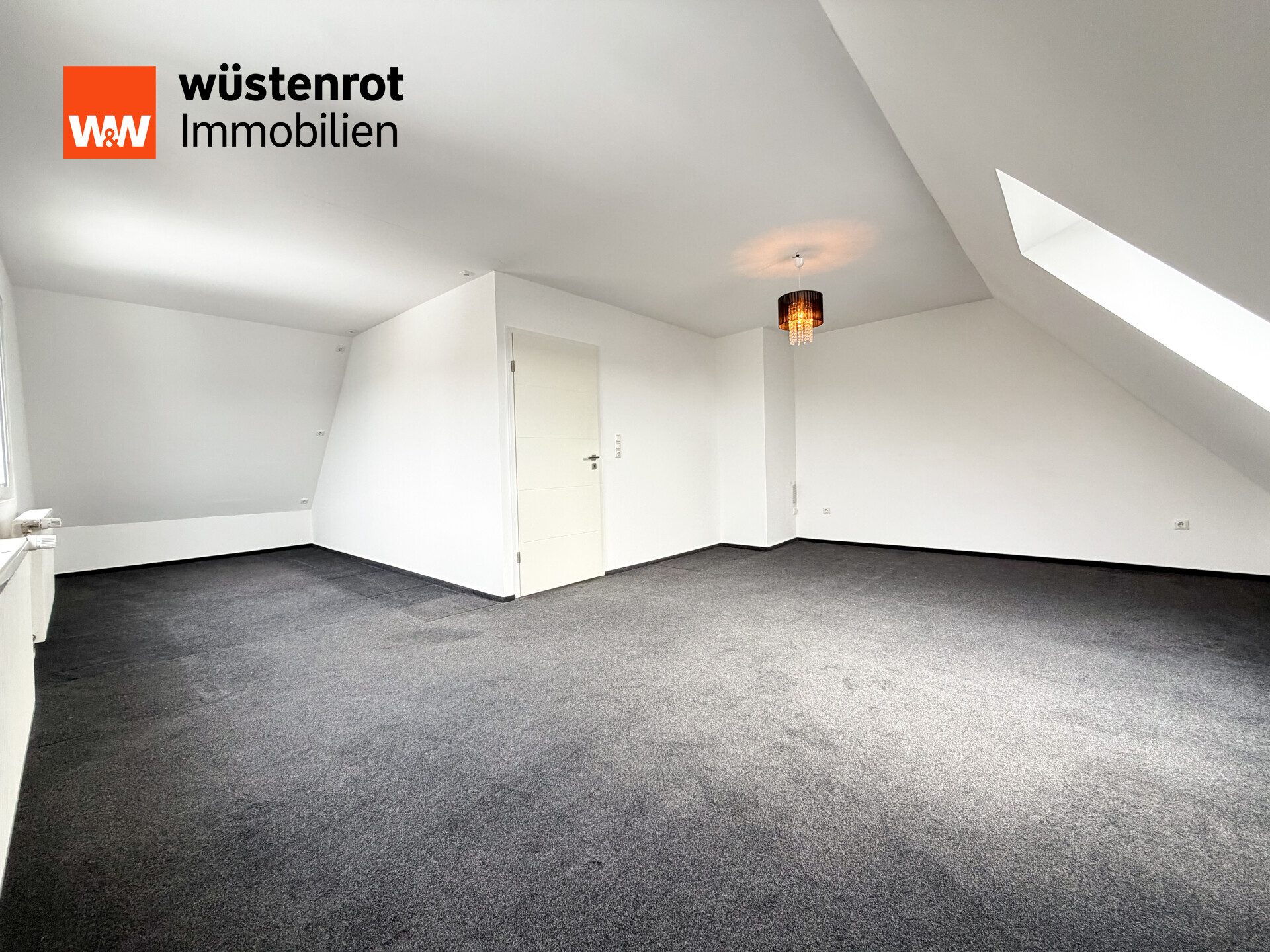 Immobilienangebot - Schonungen - Alle - Wohnträume auf zwei Ebenen - modernisierte Maisonette ETW mit Kaminflair und Balkon
