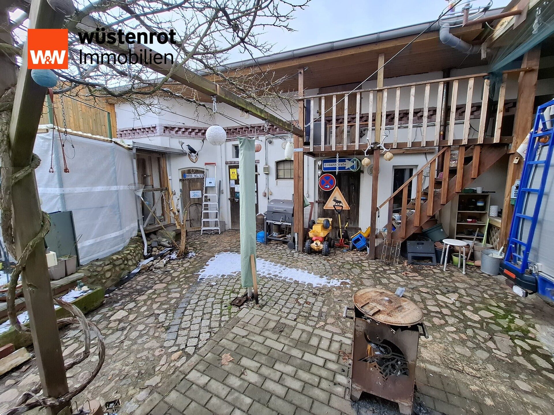 Immobilienangebot - Brandenburg an der Havel / Göttin - Alle - Eintreten & staunen: Gepflegtes Haus mit Kamin, Wintergarten, Pool, Schankstube und vielem mehr